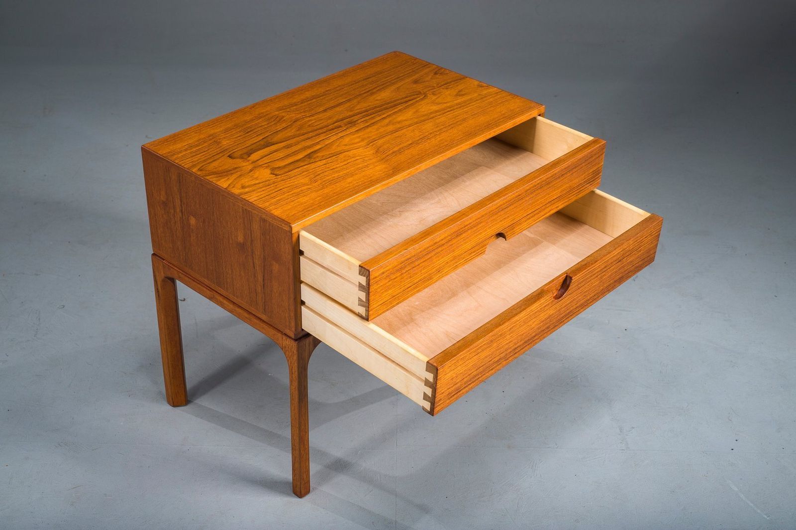 Mid Century Modern No. 384 Bedside Table In Teak By Aksel Kjersgaard, Denmark, 1960s photo vintage