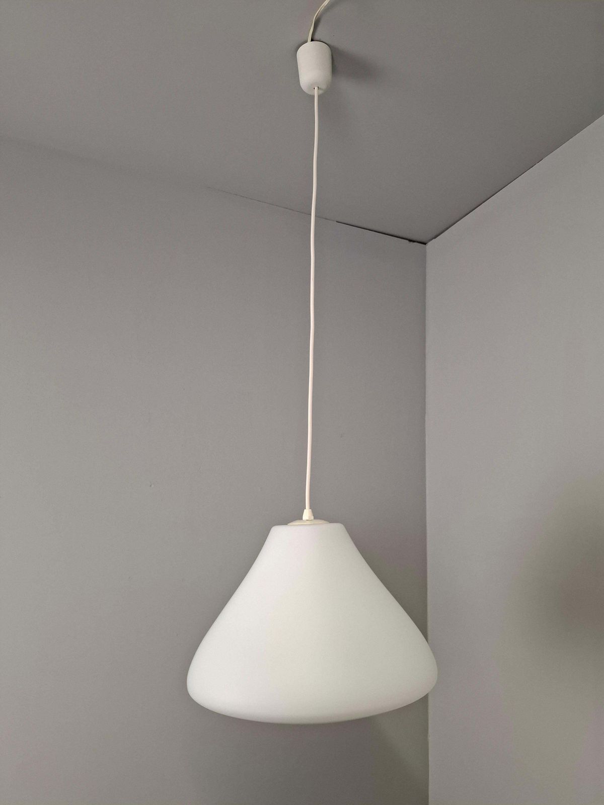photo vinterior Czechoslovak Midcentury Modern Pendant Light In Opaline Glass And Plastic, 1970s