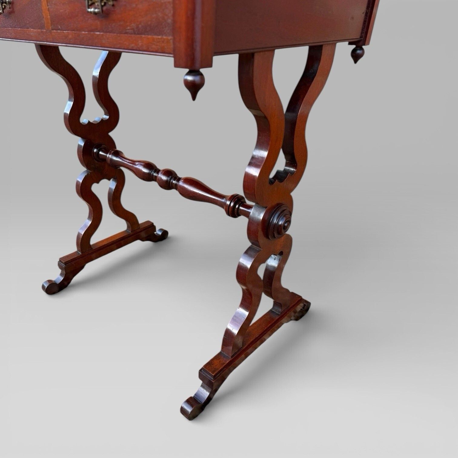 Antique Victorian Mahogany Centre Table / Occasional Table With 2 Drawers photo vinterior