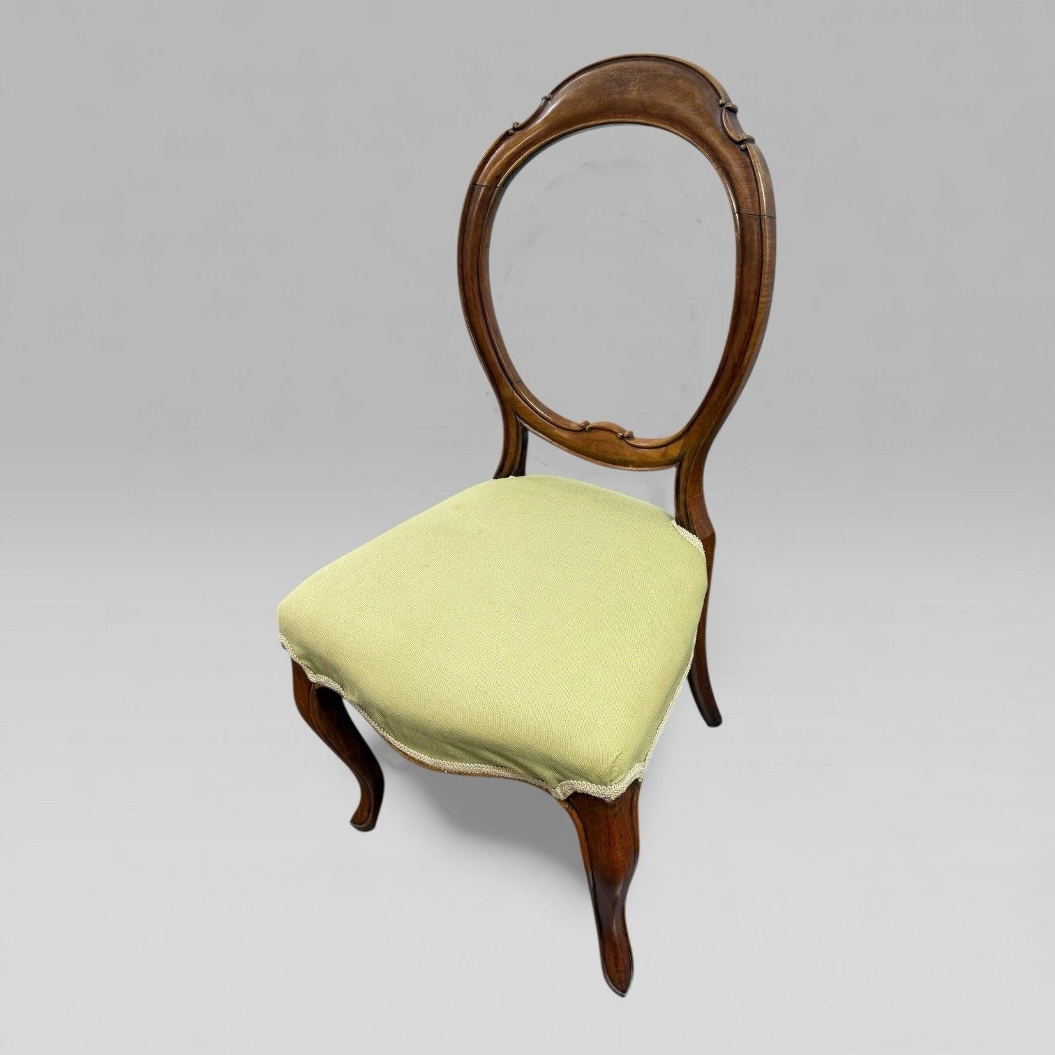 photo furniture Pair Of Antique Victorian Walnut Balloon Back Chairs