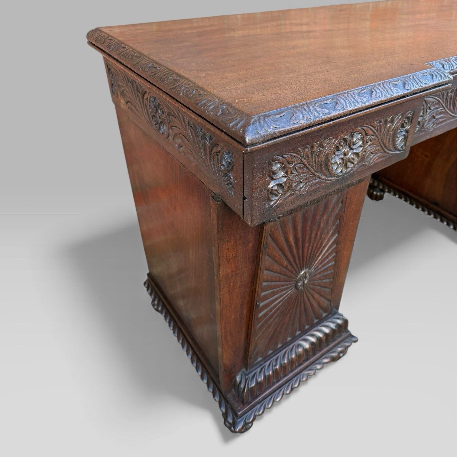 photo vintage Antique Regency/William IV Anglo Indian Padouk Carved Sideboard Or Desk