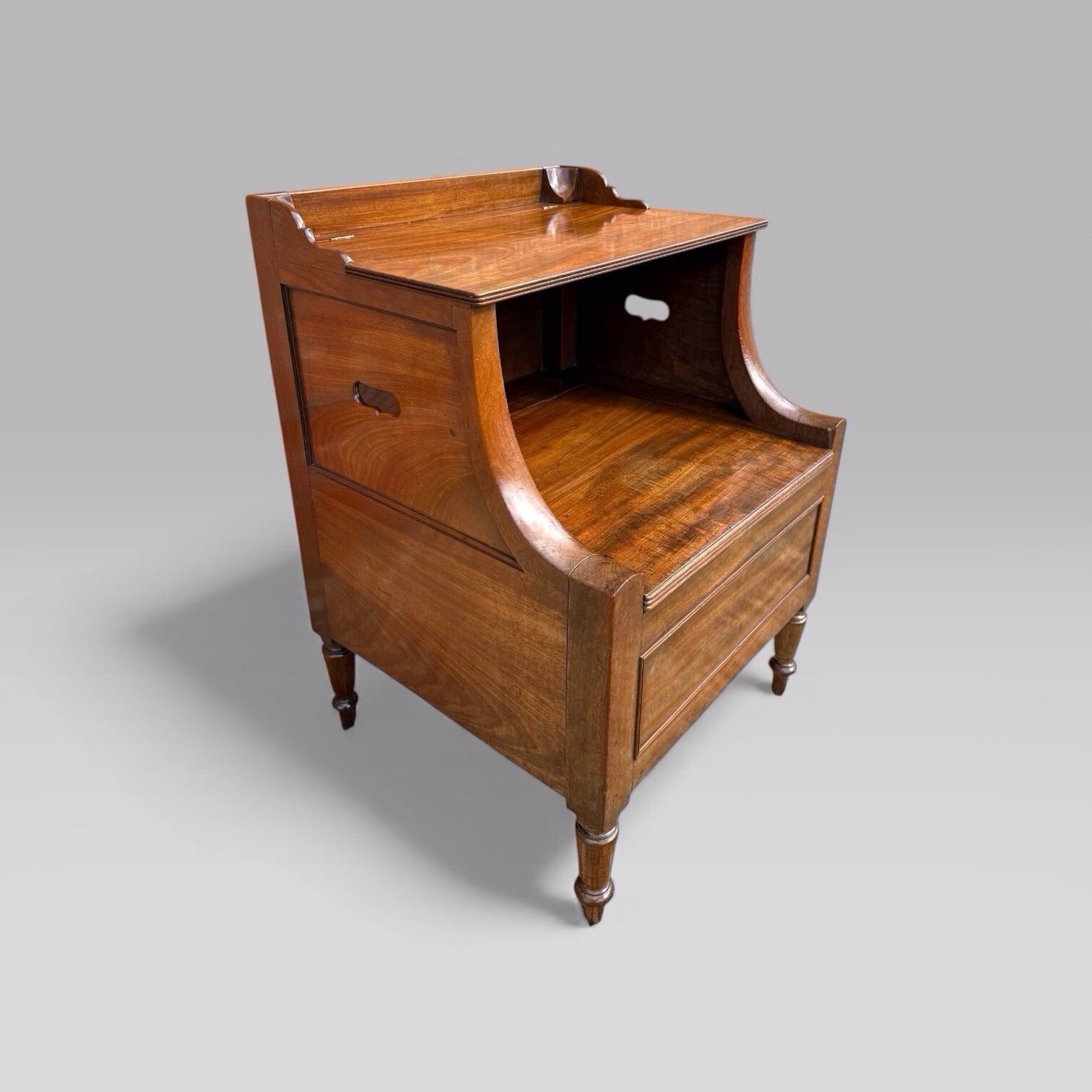 Antique Georgian Gillows Mahogany Bedside Table Cabinet | Pot Cupboard photo vintage