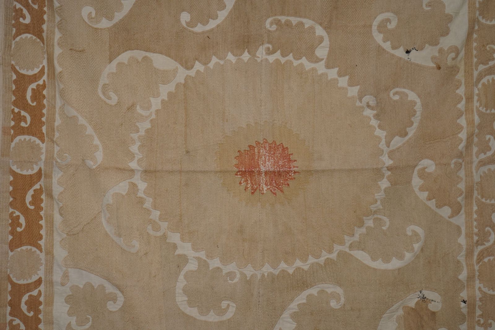 Uzbek Suzani Table Cover, Neutral Beige Hand Embroidered Textile 4'6'' X 4'7'' photo vintage