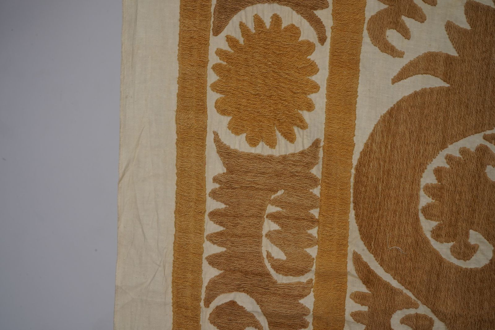 Uzbek Suzani Textile, Square Red And Camel Table Cover In Red Tones 4'2'' X 4'9'' photo Textiles