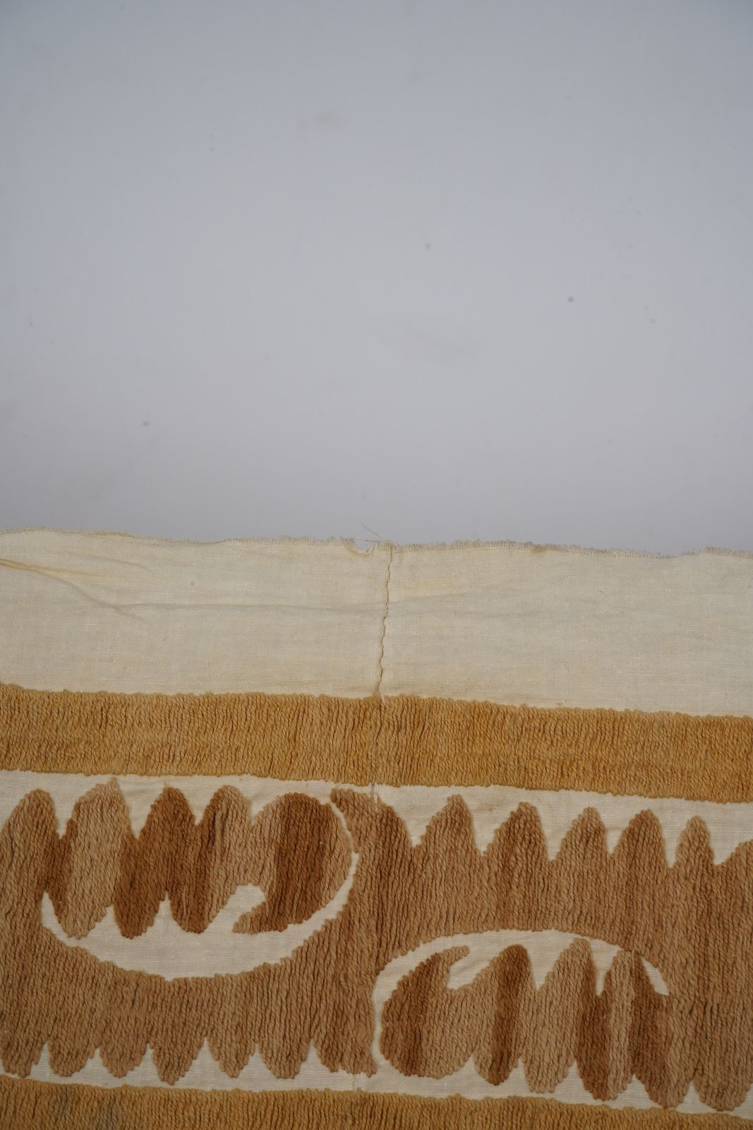 Textiles Uzbek Suzani Textile, Square Red And Camel Table Cover In Red Tones 4'2'' X 4'9'' photo