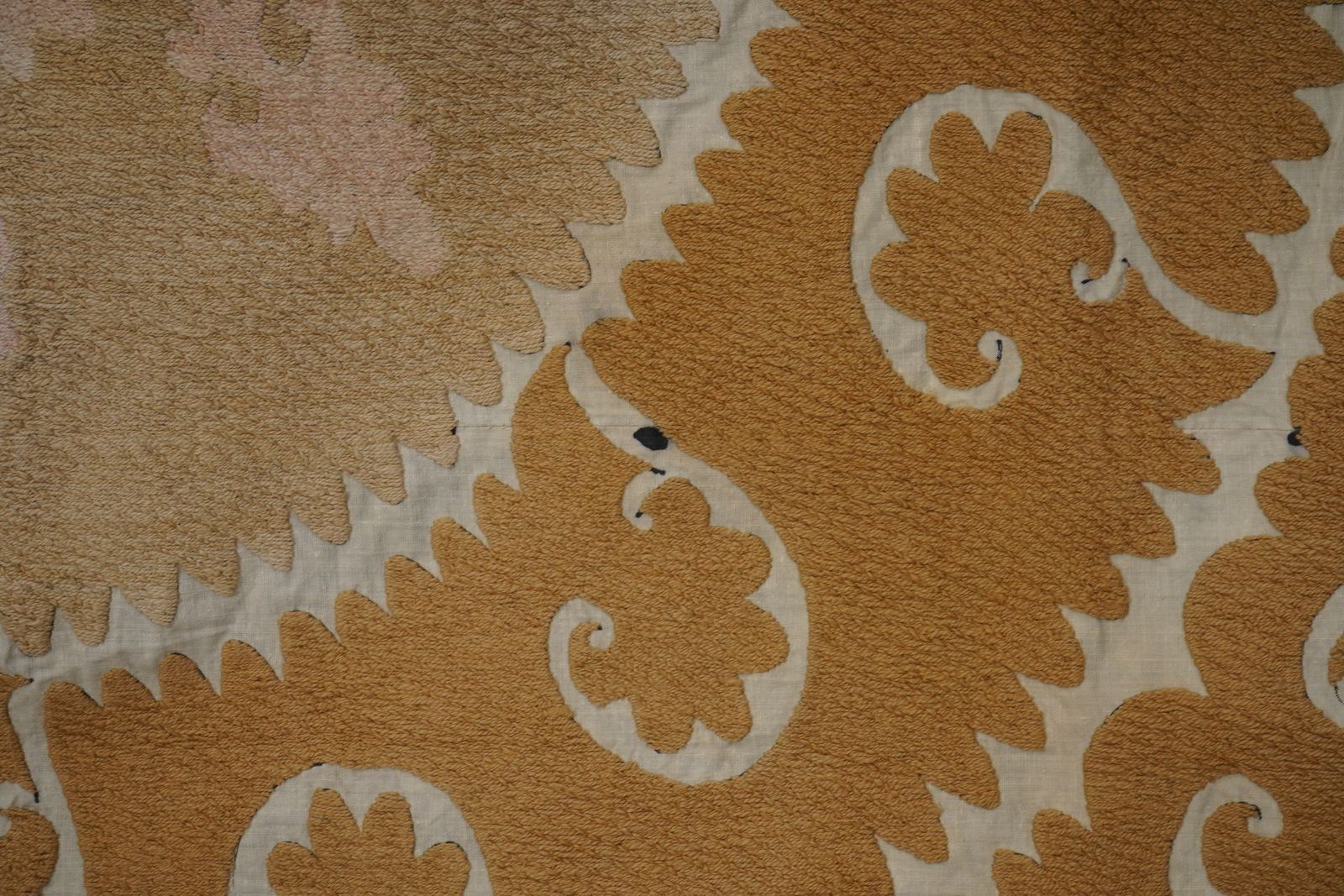 Vintage Uzbek Suzani | Hand Embroidered Pink & Tan Floral Medallion Square 4'1'' X 4'4'' photo vinterior