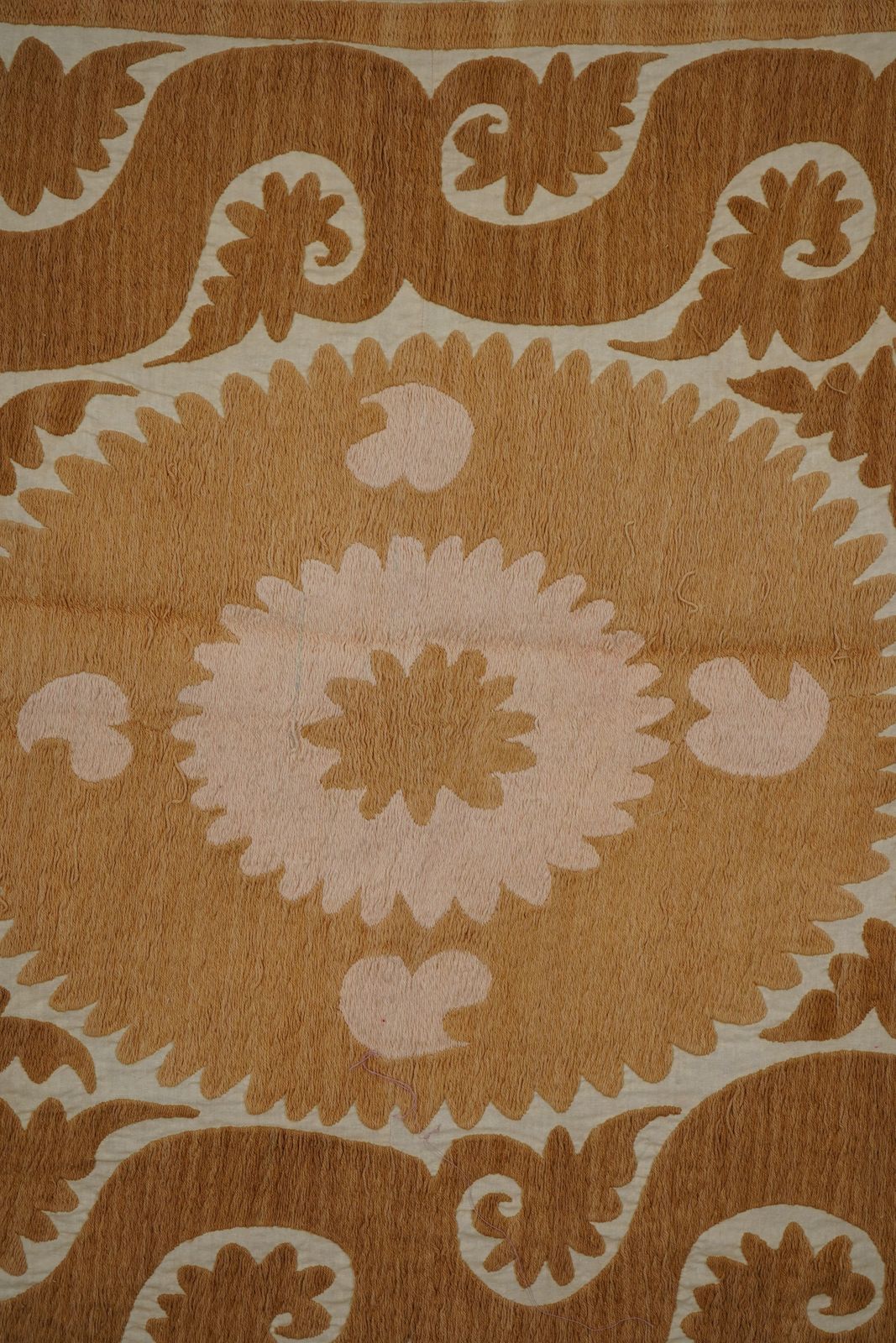 Suzani Wall Hanging Decor   Faded Tan Suzani Table Cloth   Uzbek Embroidery Textile 4'1'' X 4'9'' photo vinterior