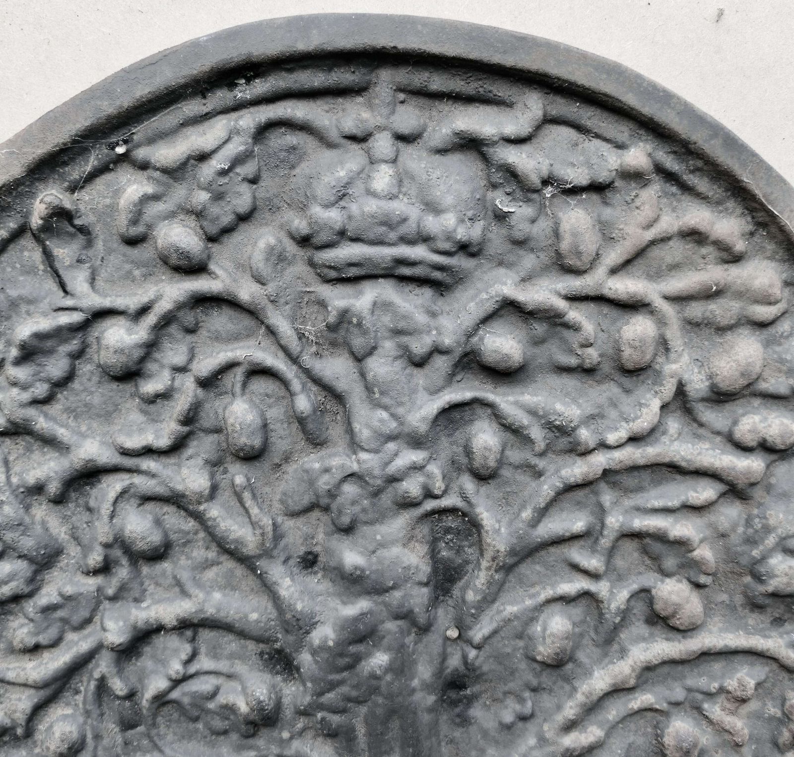 Very Heavy Large Fire Back The Fire Back Tells The Story Of King Charles II photo vinterior