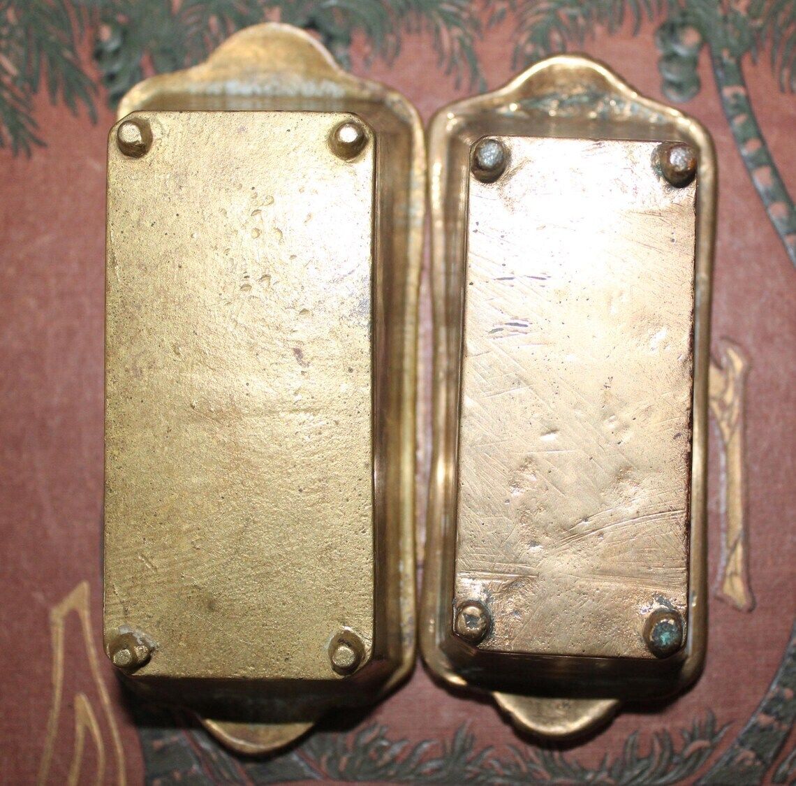Set Of 2 Antique French Heavy Cast Bronze Miniature Bath Tub Small Bowl Sponge Holder Soap Holder Desk Organiser Vide Poche Novelty photo vintage