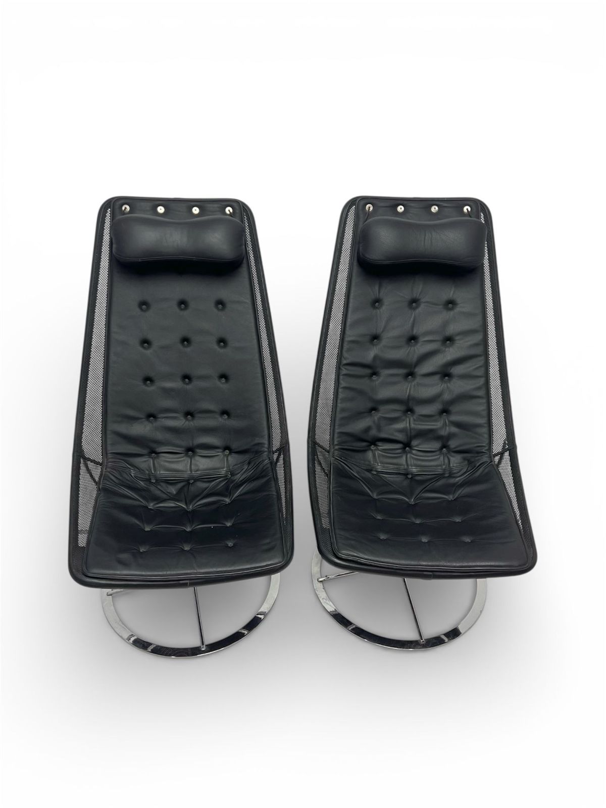 Bruno Mathsson ‘Jetson’ Swivel Lounge Chairs In Black Leather For Bruno Mathsson International, 2015 – Set Of Two photo vinterior