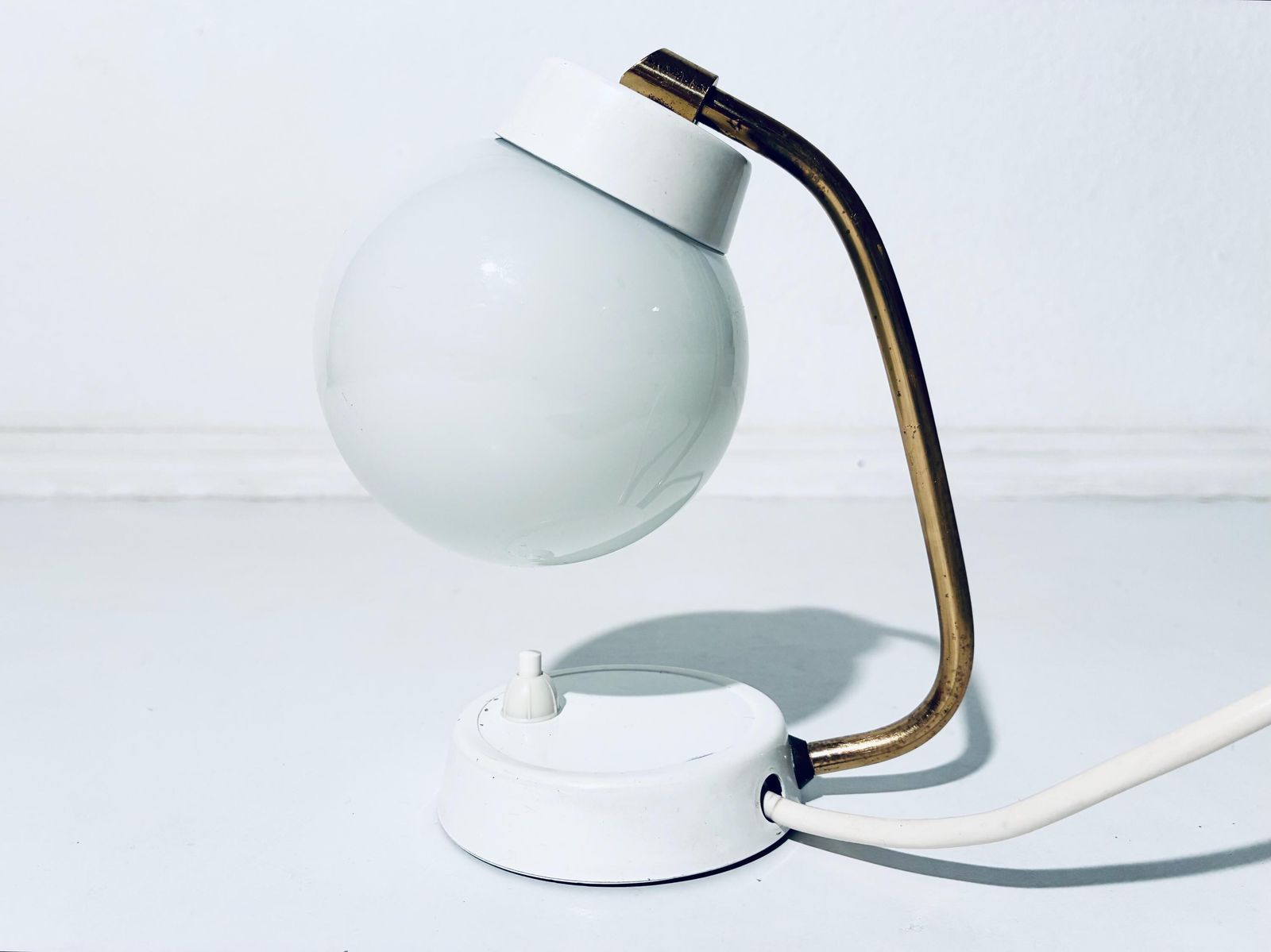 Mid Century White Table Bulb Lamp Glass / Elegant 1950s Vintage Decor