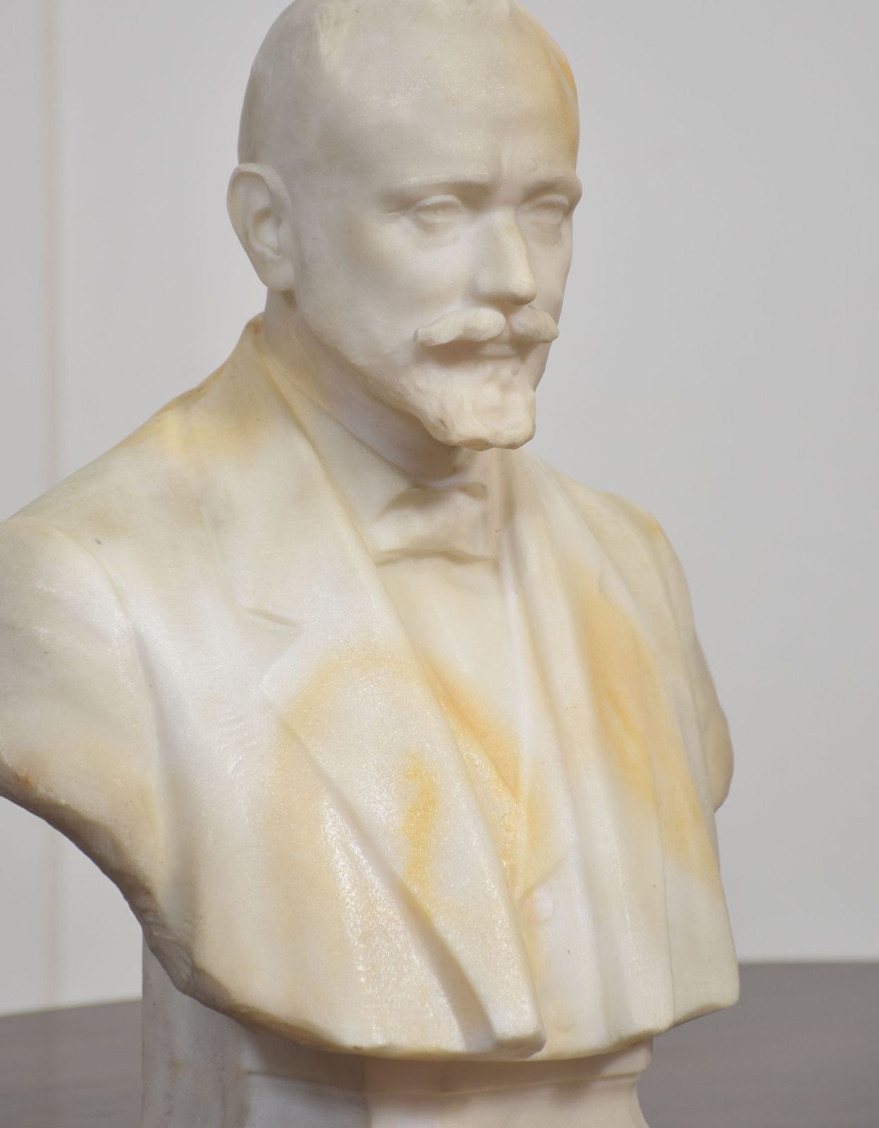 photo furniture Marble Portrait Bust Of A Gentleman