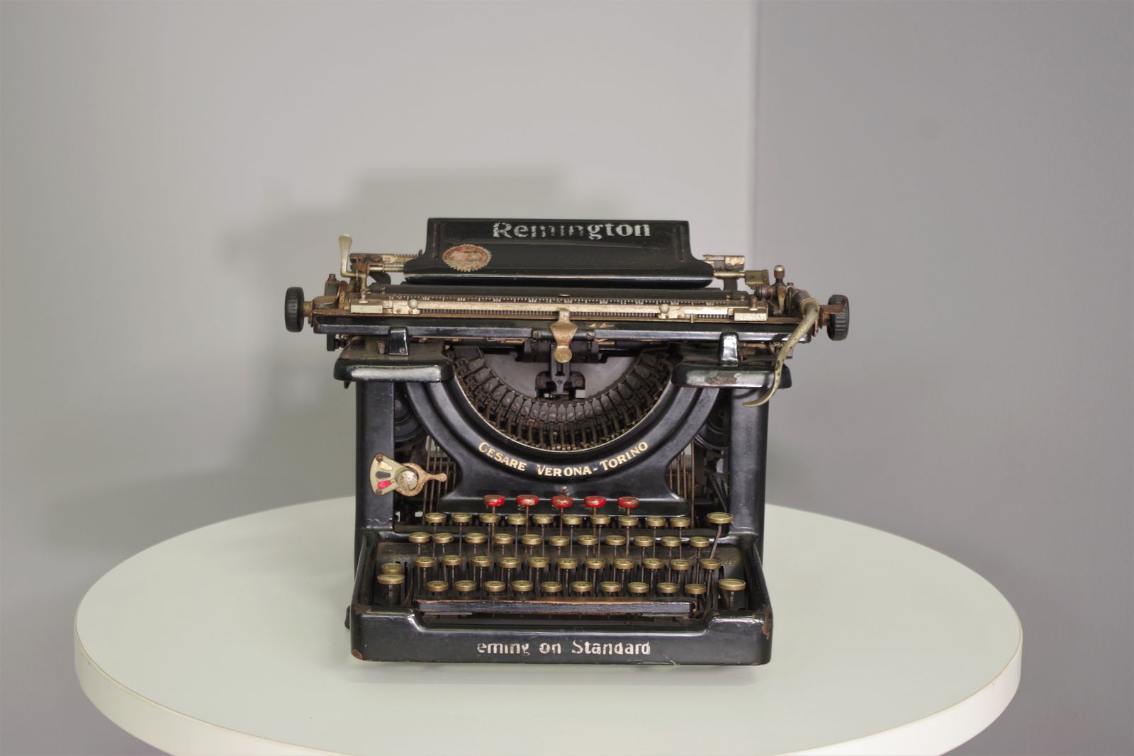 photo furniture Macchina Da Scrivere In Metallo Remington 1909
