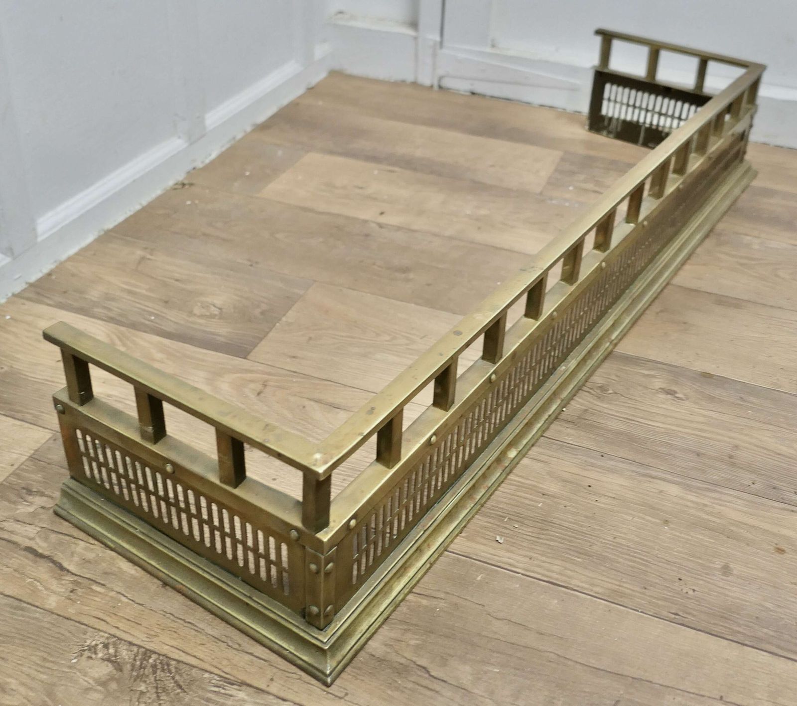 Heavy Quality Victorian Brass Fender, Industrial Look photo Home Fixtures