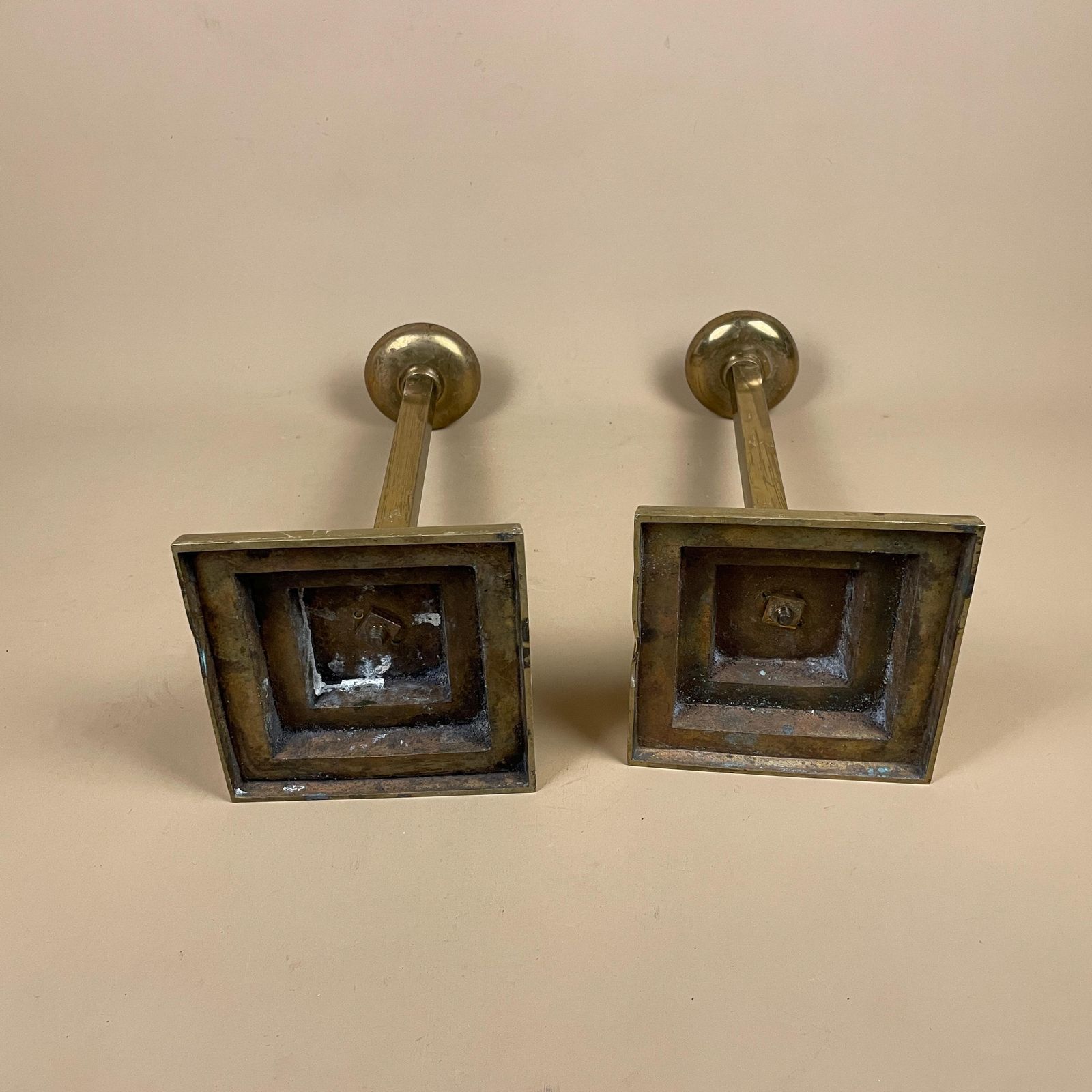 photo furniture Large Antique Matching Pair Of Gold Brass Metal Candlestick Candle Stick Vintage Column Taper Dinner Candlesticks Square Base Set