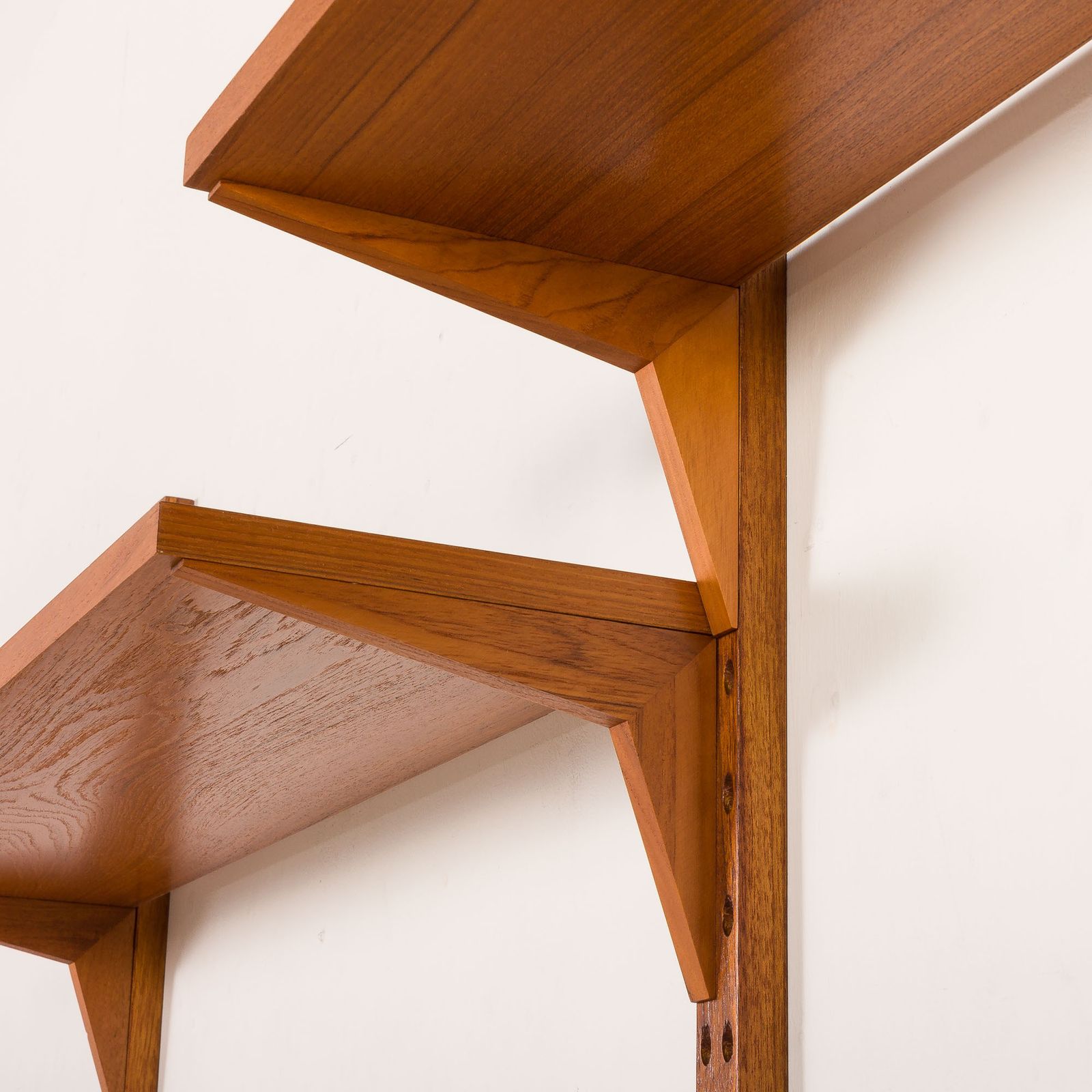 photo vinterior Poul Cadovius Extra Large Teak Wall Unit For Cado, 1960s.