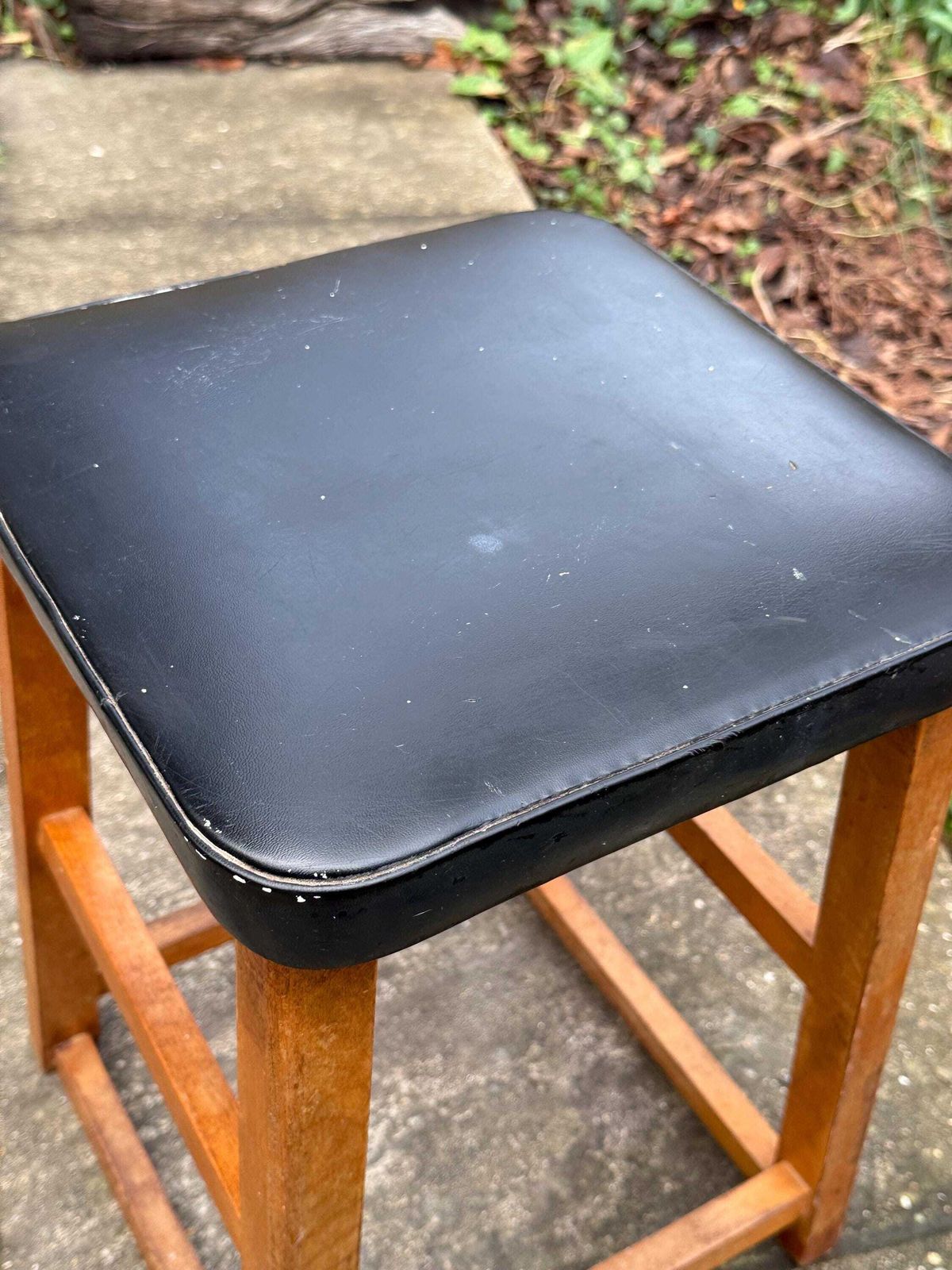 Mid Century Utility Stool 1940s 1950s Wooden Kitchen Workshop Stool Vinyl Seat photo vinterior