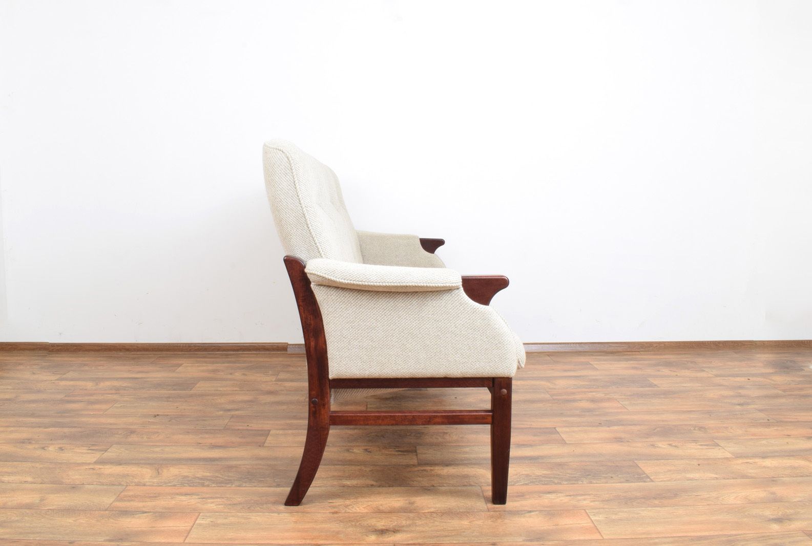 Mid Century Danish Sofa, 1970s. photo Furniture