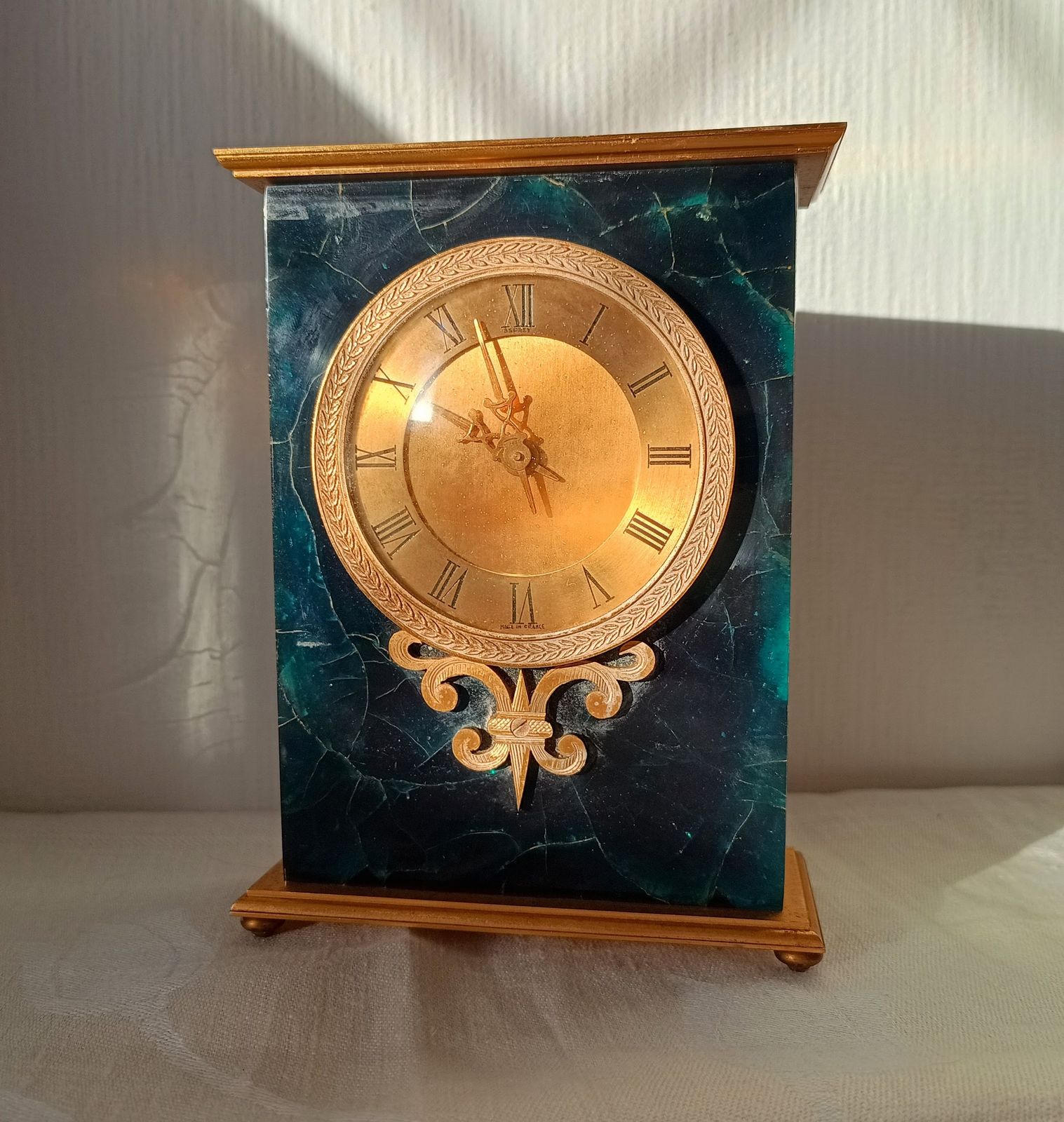 photo furniture Hollywood Regency Mechanical Hour Lavigne Clock For Asprey: Ormolu And Crackle Ice Lucite Faux Green Marble