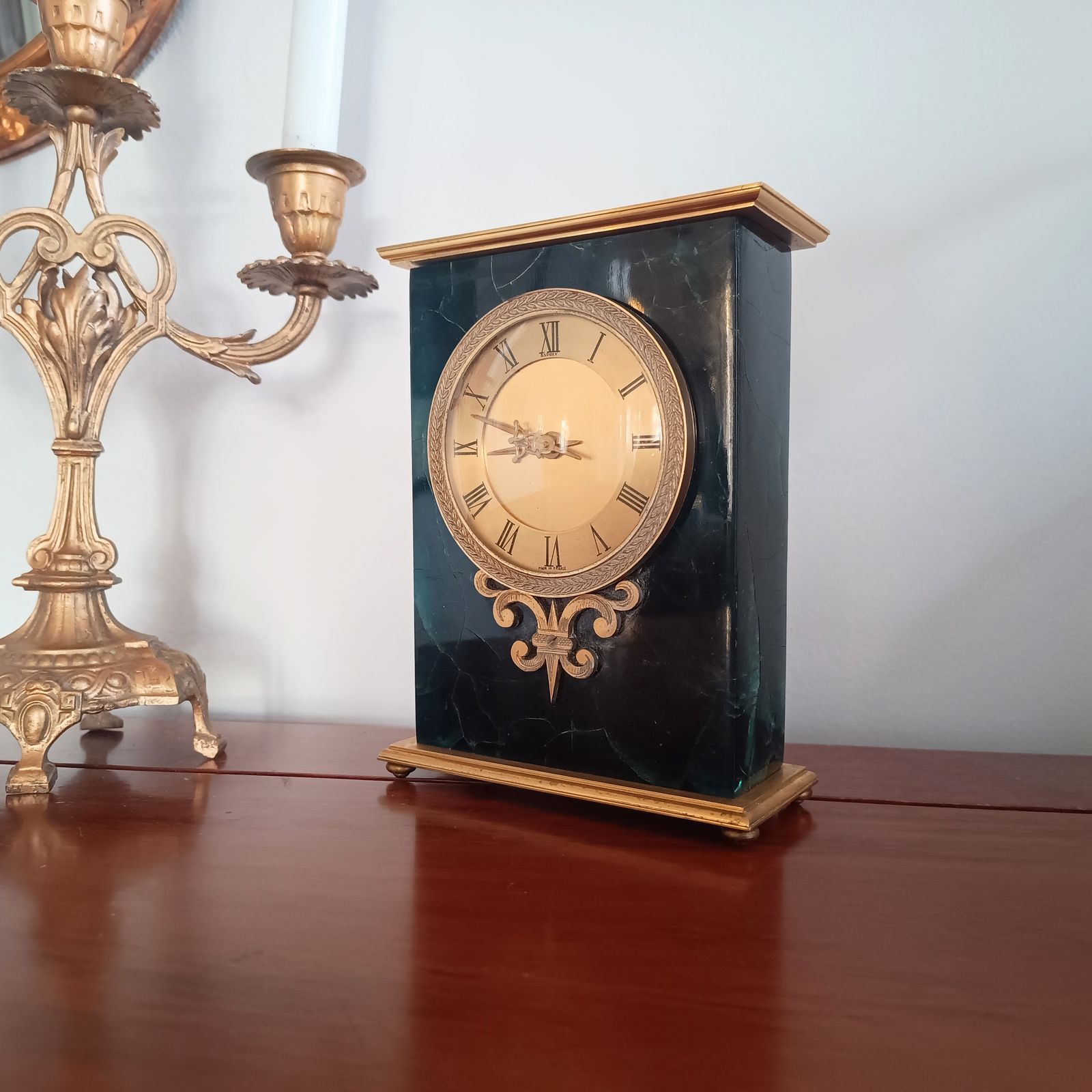photo vinterior Hollywood Regency Mechanical Hour Lavigne Clock For Asprey: Ormolu And Crackle Ice Lucite Faux Green Marble