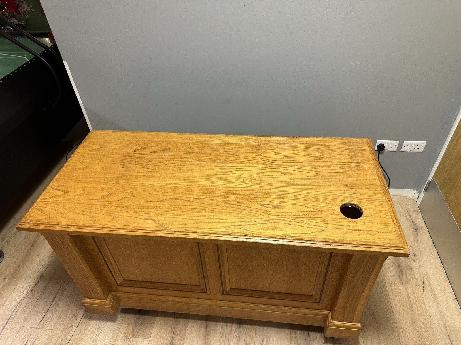 Impressive Straight Oak Executive Pedestal Captains Bankers Partners Desk #40 photo 165.0