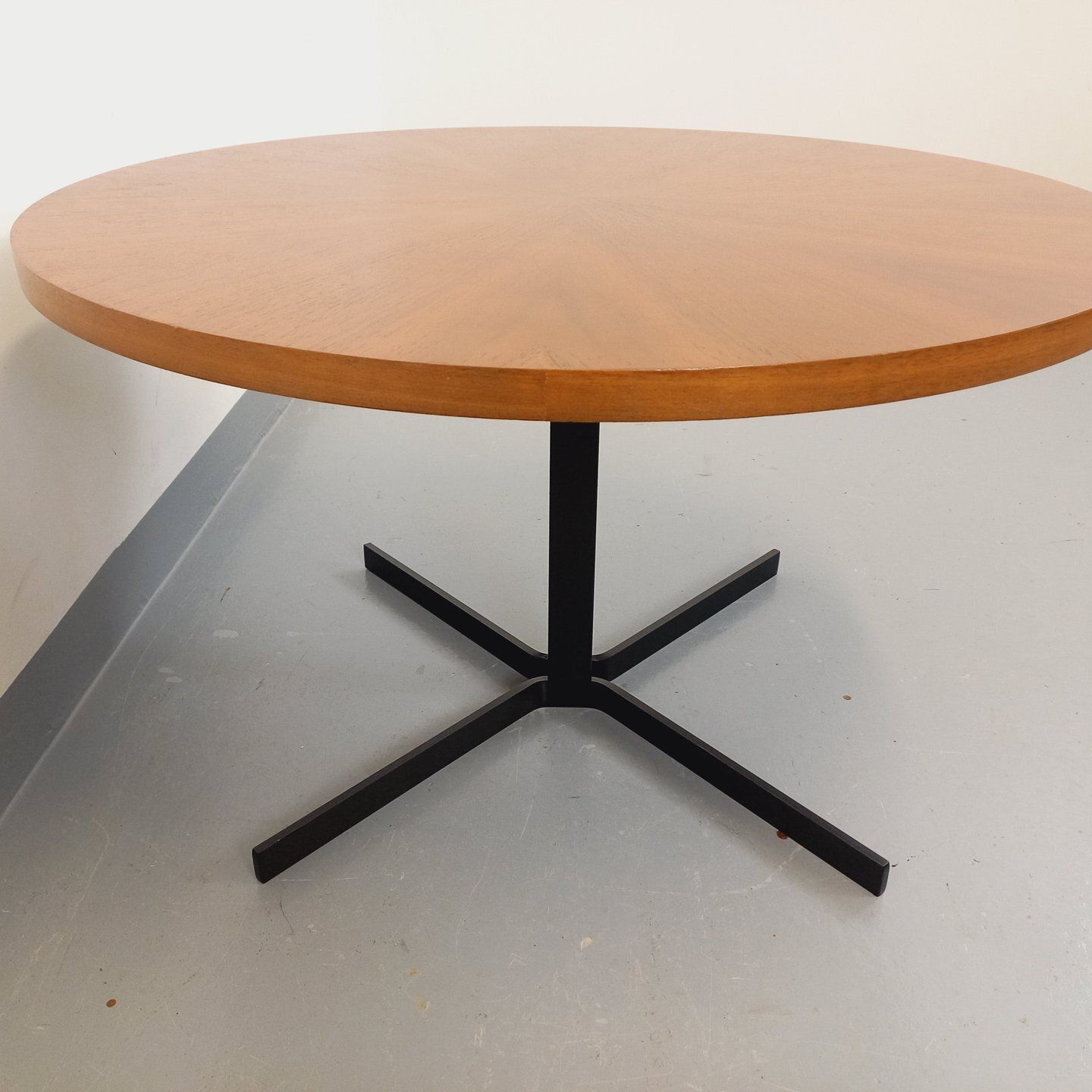 Scandinavian Round "Raise And Lower" Coffee Table In Teak And Metal photo vintage