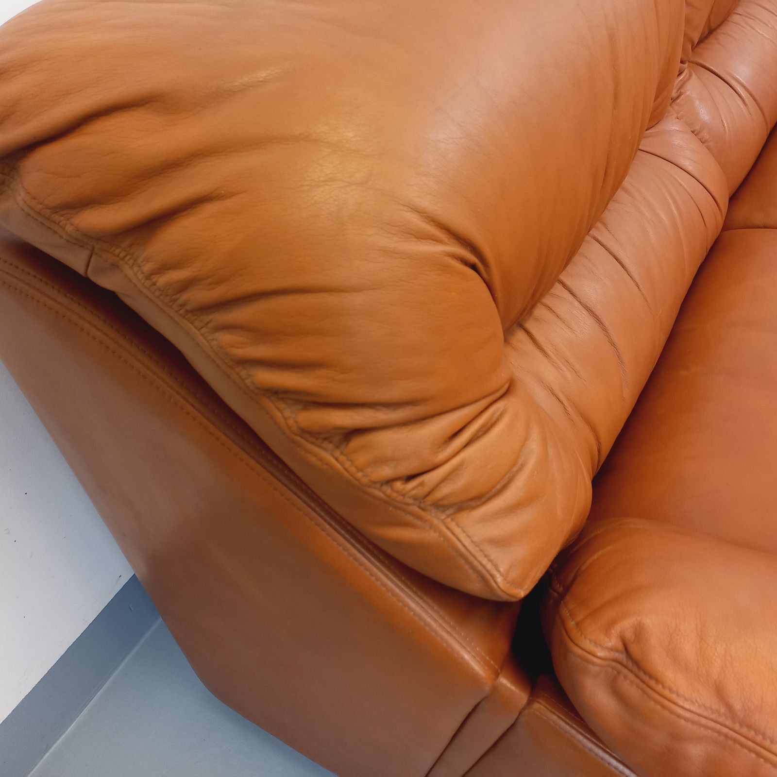 Three Seater Sofa From The 1970s In Camel Leather photo vinterior