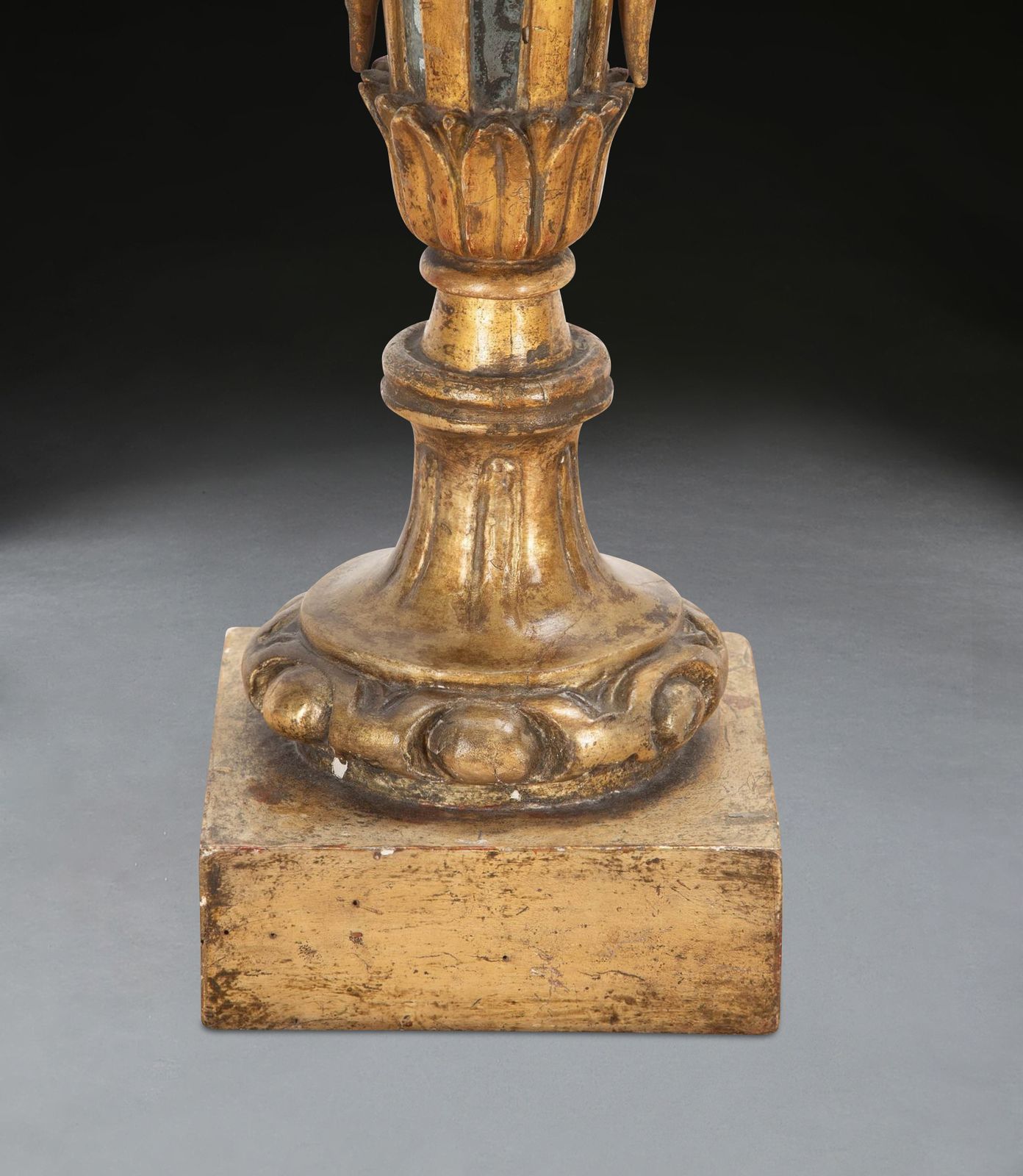 2250.0 18th Century Pair Of Italian Giltwood Candelabra photo