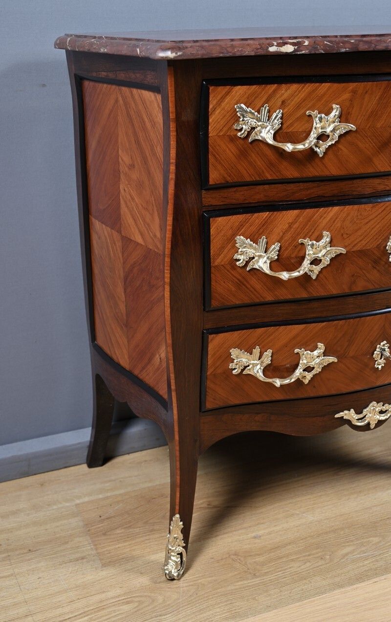 photo vinterior Small Marquetry Commode, Louis XV Style – Mid 19th Century