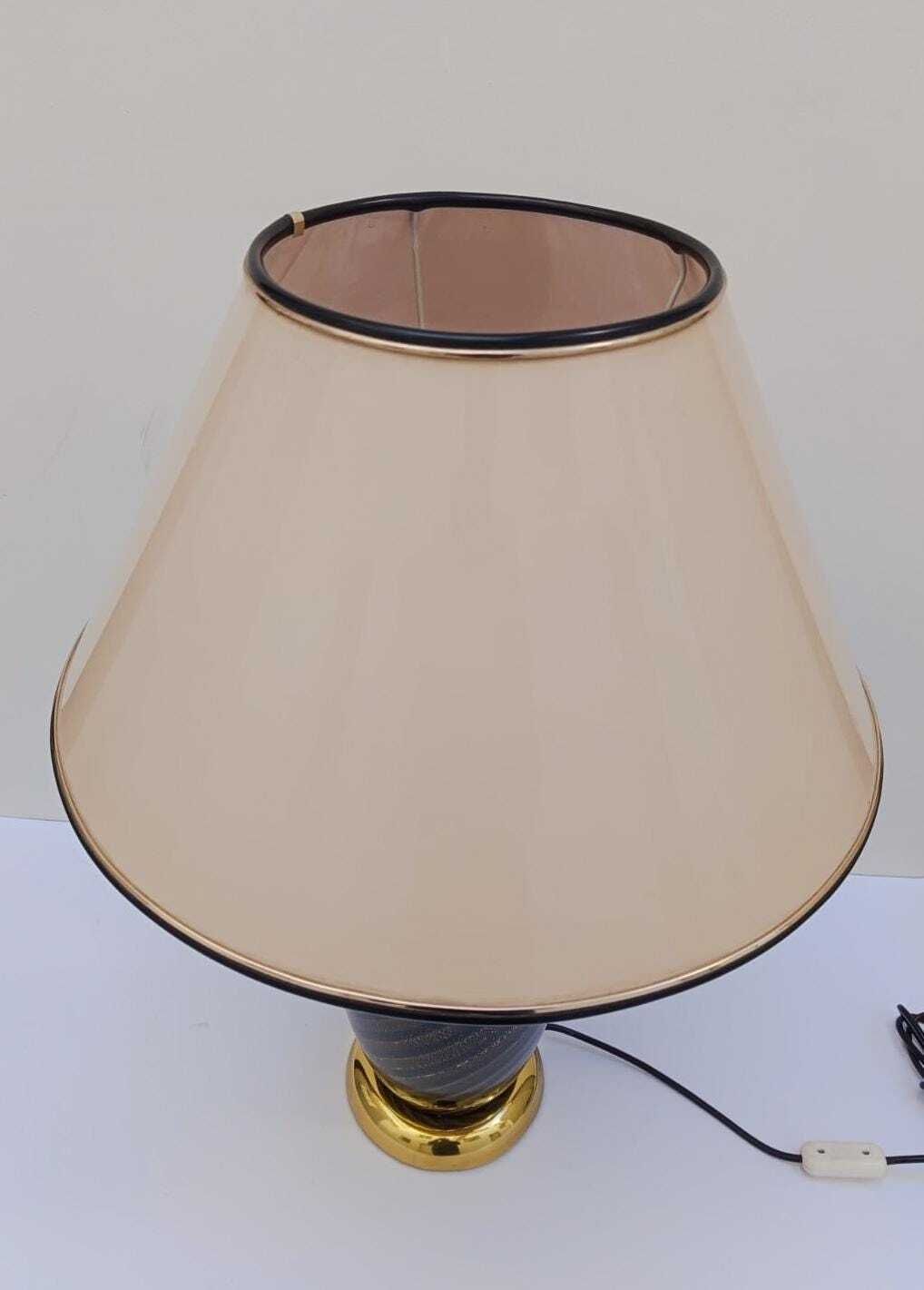 photo vinterior Elegant Black Murano Glass Table Lamp With Gold Leaf, Designed By Tommaso Barbi In The 1970s.