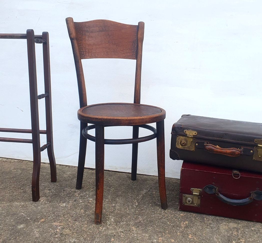 A Thonet Bentwood Chair Model 255 photo furniture