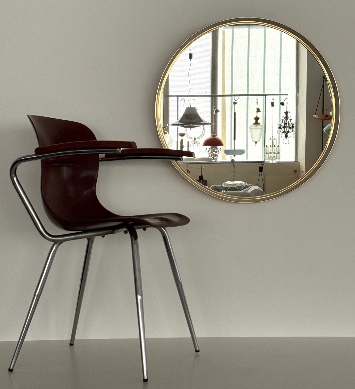 Midcentury Round Wall Mirror By Vereinigte Werkstätten München, 1970