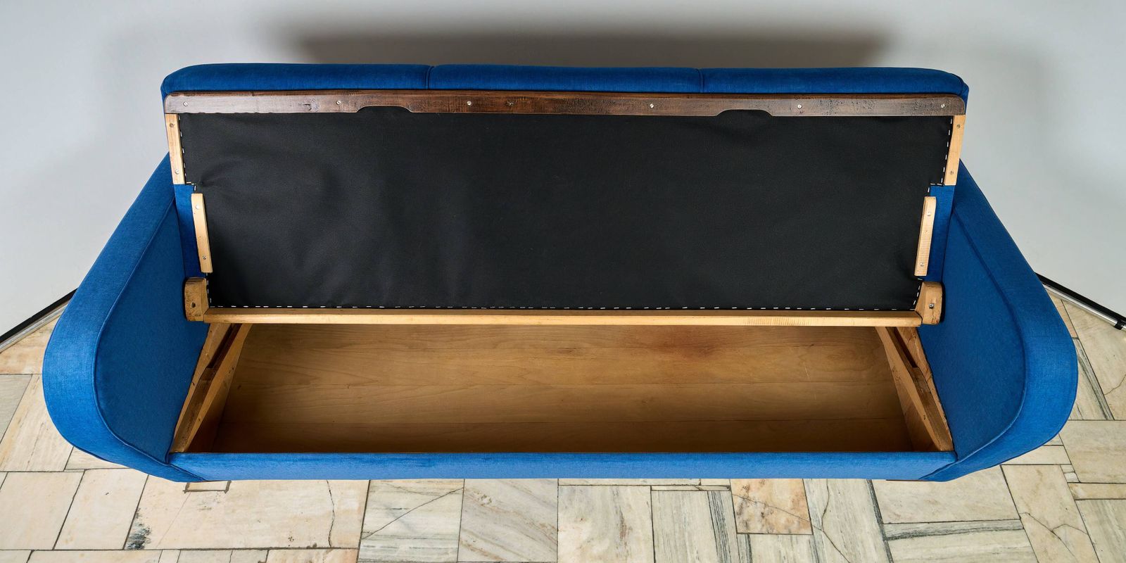 Catalogue Art Deco Sofa H 363 Designed By Jindrich Halabala For Up Zavody. photo buy