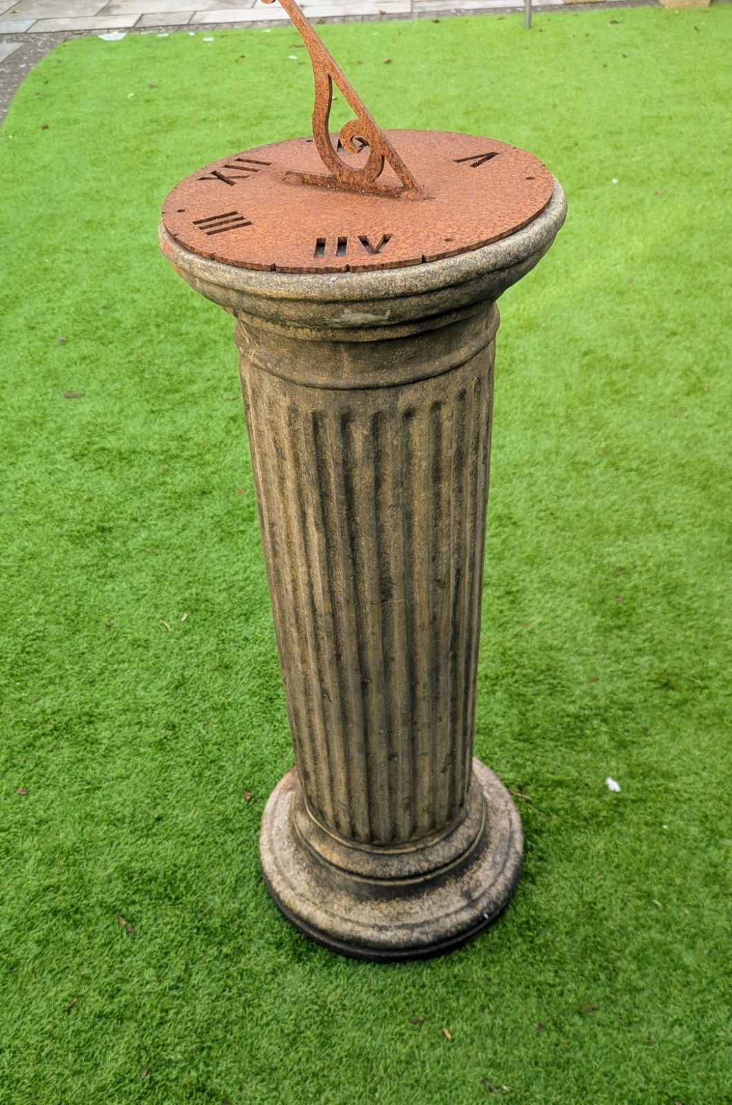 Vintage Style English Stone Reeded Sundial Garden Column Delivery Available Uk. 0045.