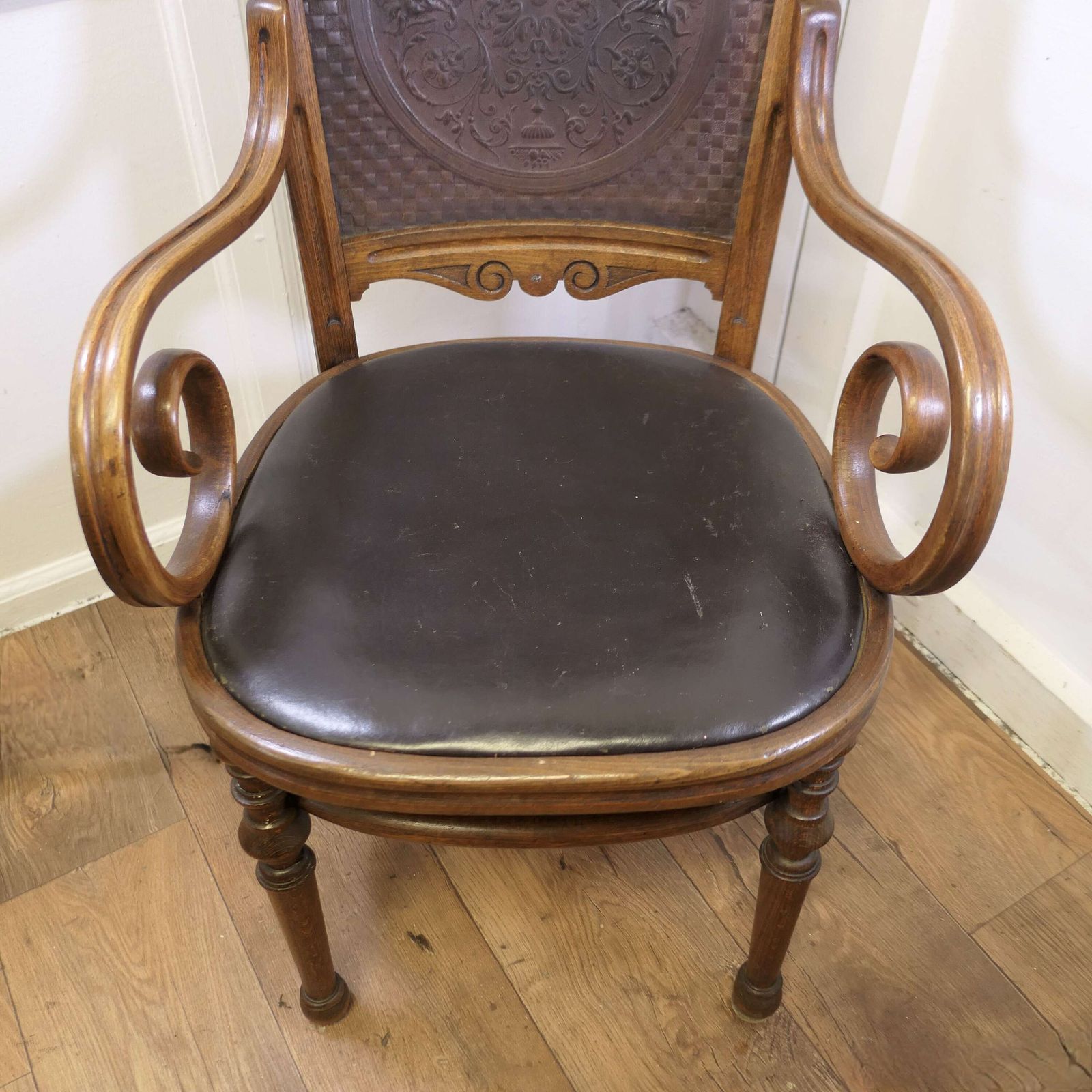 Victorian Upholstered Bentwood Salon Or Desk Chair photo furniture