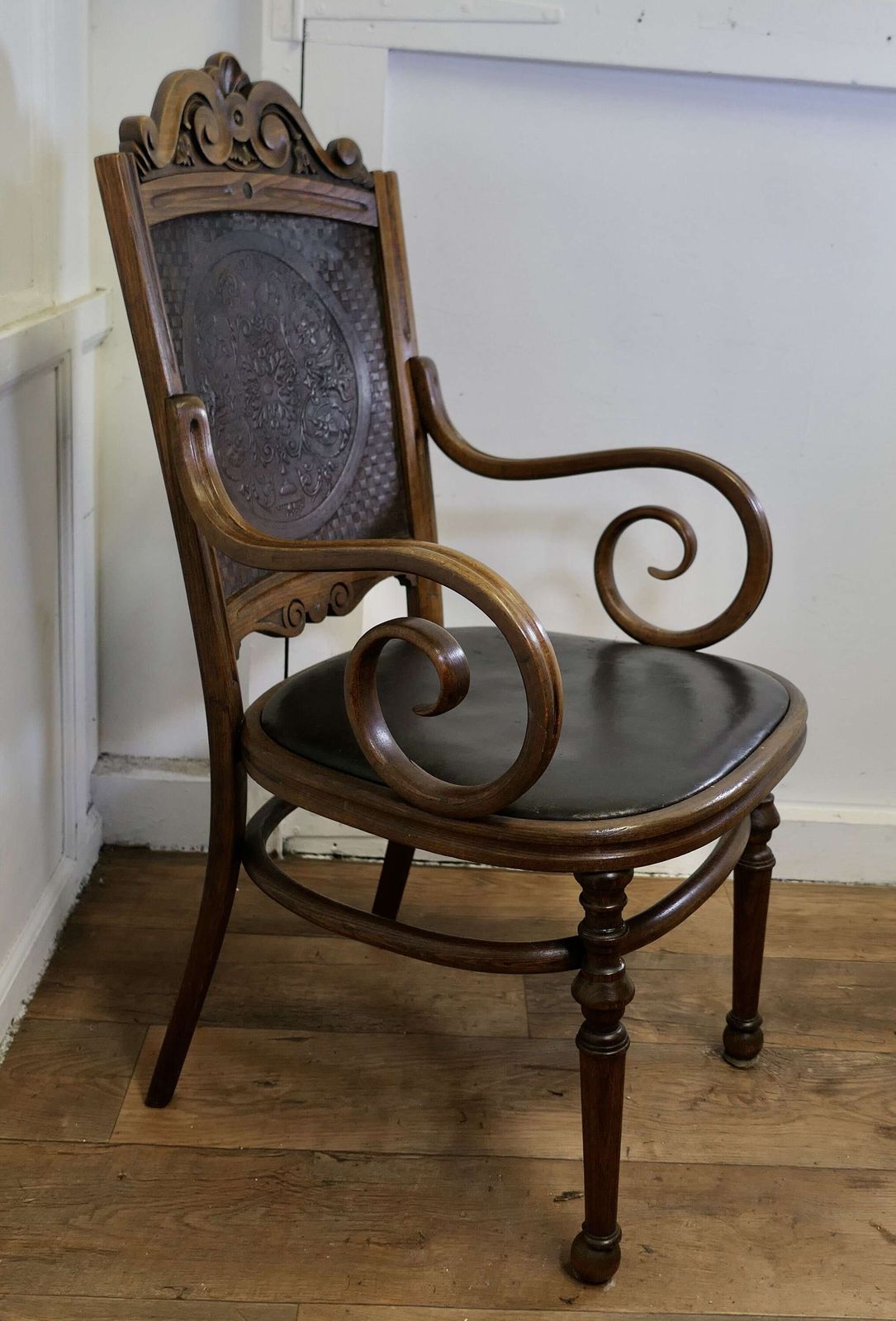 Victorian Upholstered Bentwood Salon Or Desk Chair photo vinterior