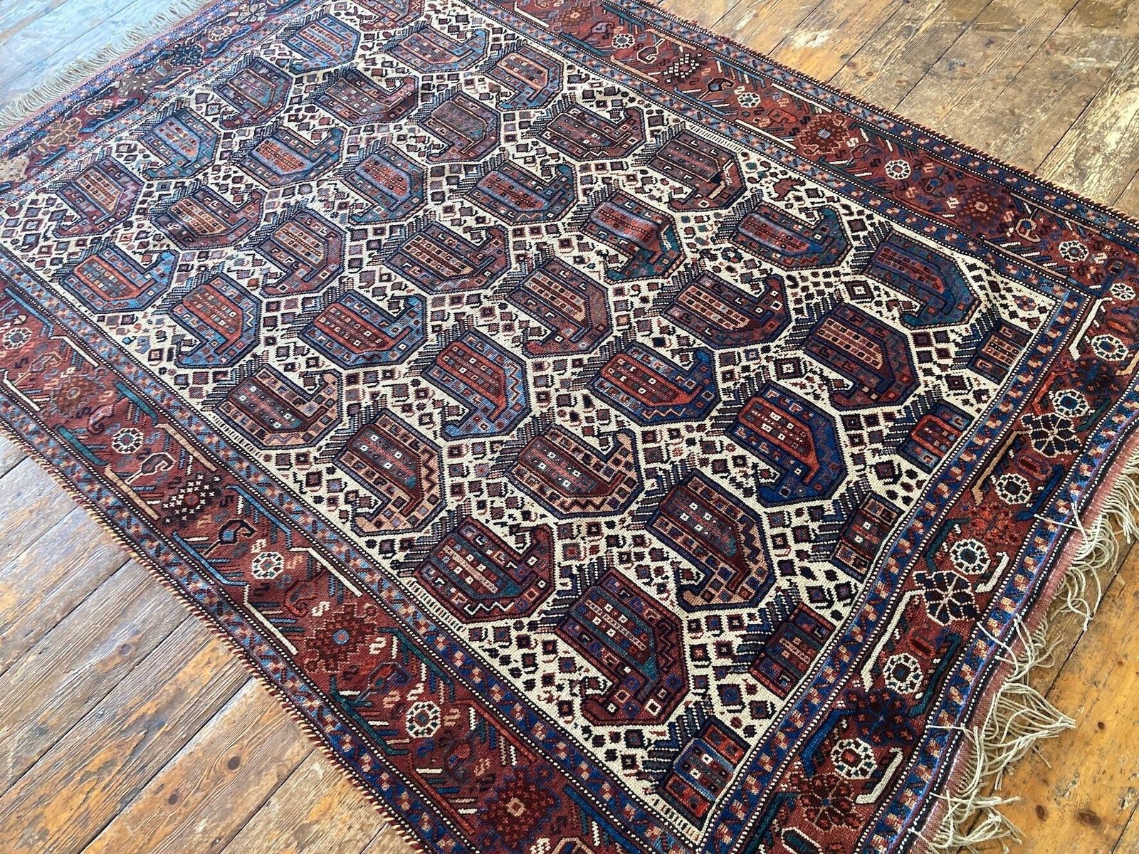 Antique Khamseh Rug 1.90m X 1.39m photo 1500.0