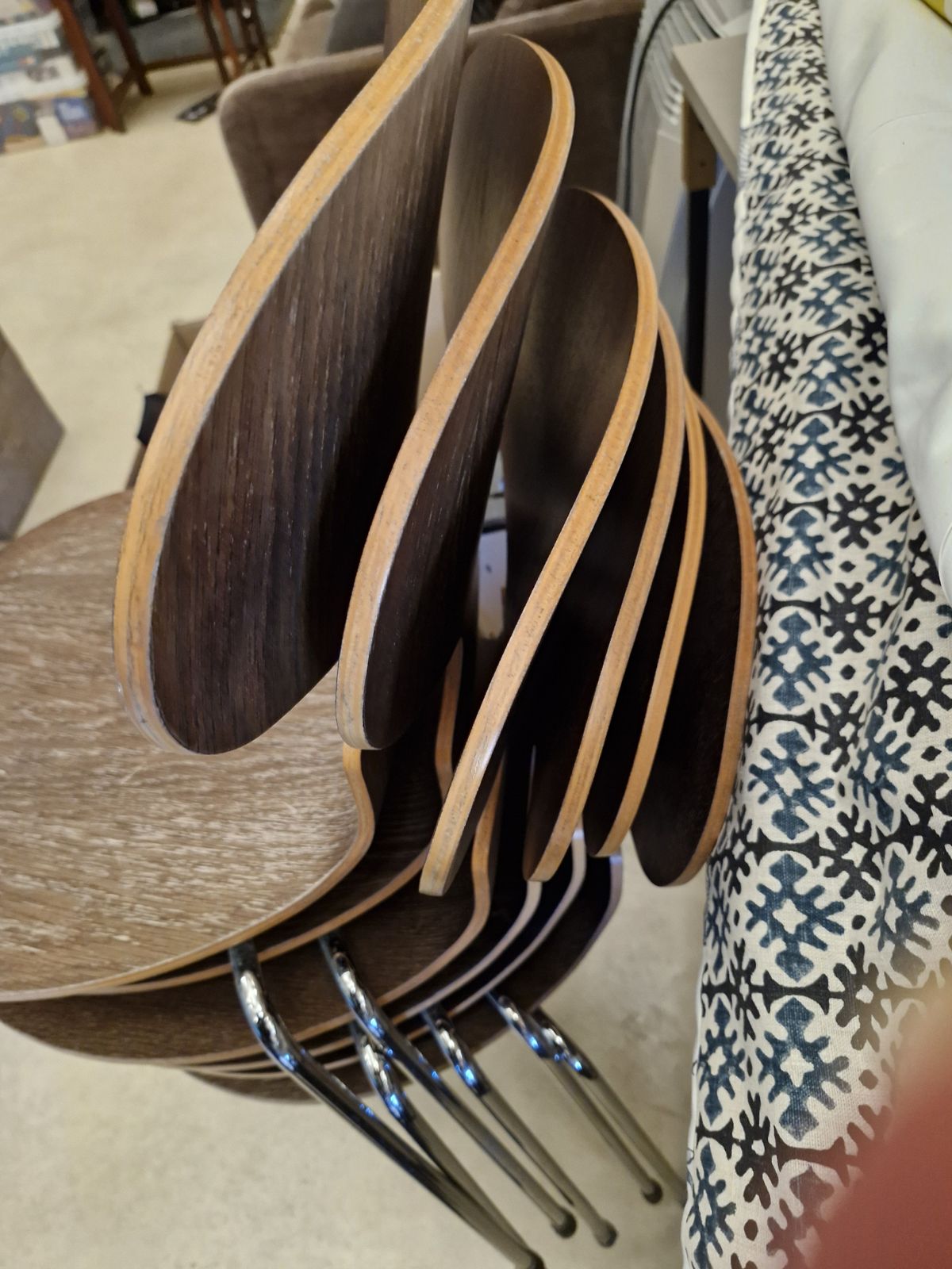 Ant Chair 3100 Dark Stained Oak, 3 Leg, Designed By Arne Jacobs For Fritz Hansen photo for sale