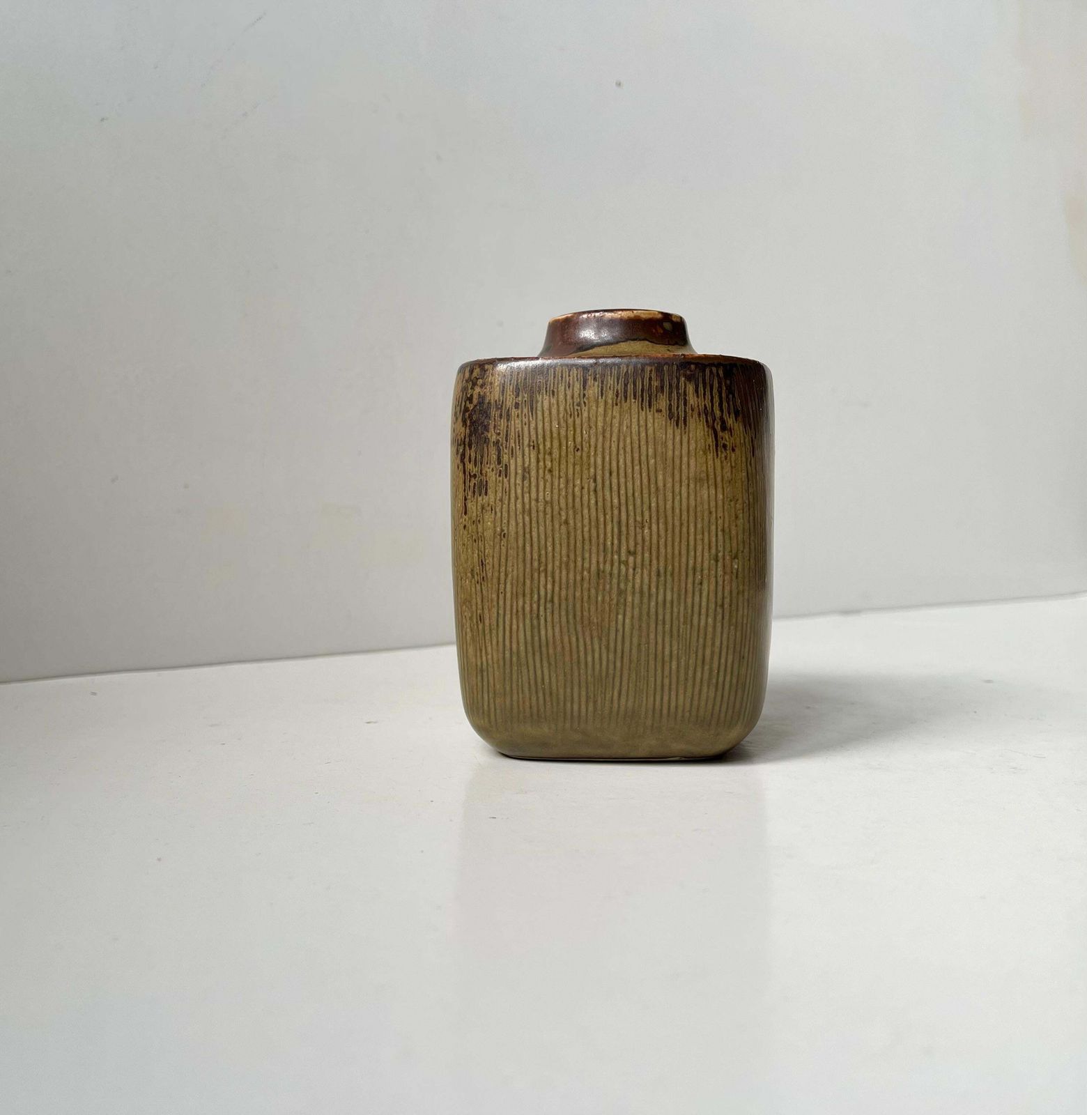 Valdemar Petersen Danish Stoneware Vase In Earthy Brown Glazes For B&G, 1960s photo Home Decor