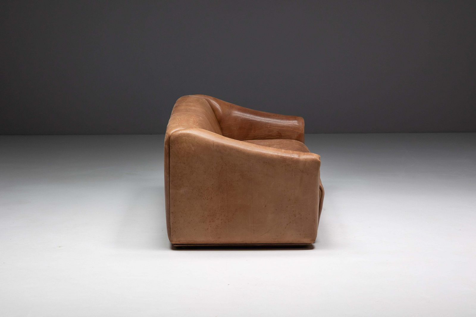 photo vintage De Sede Ds 47 Bullhide Leather Sofa, Switzerland, 1970s