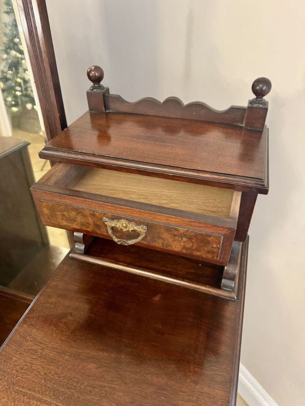 Fine Quality Antique Burr Walnut Dressing Table photo furniture