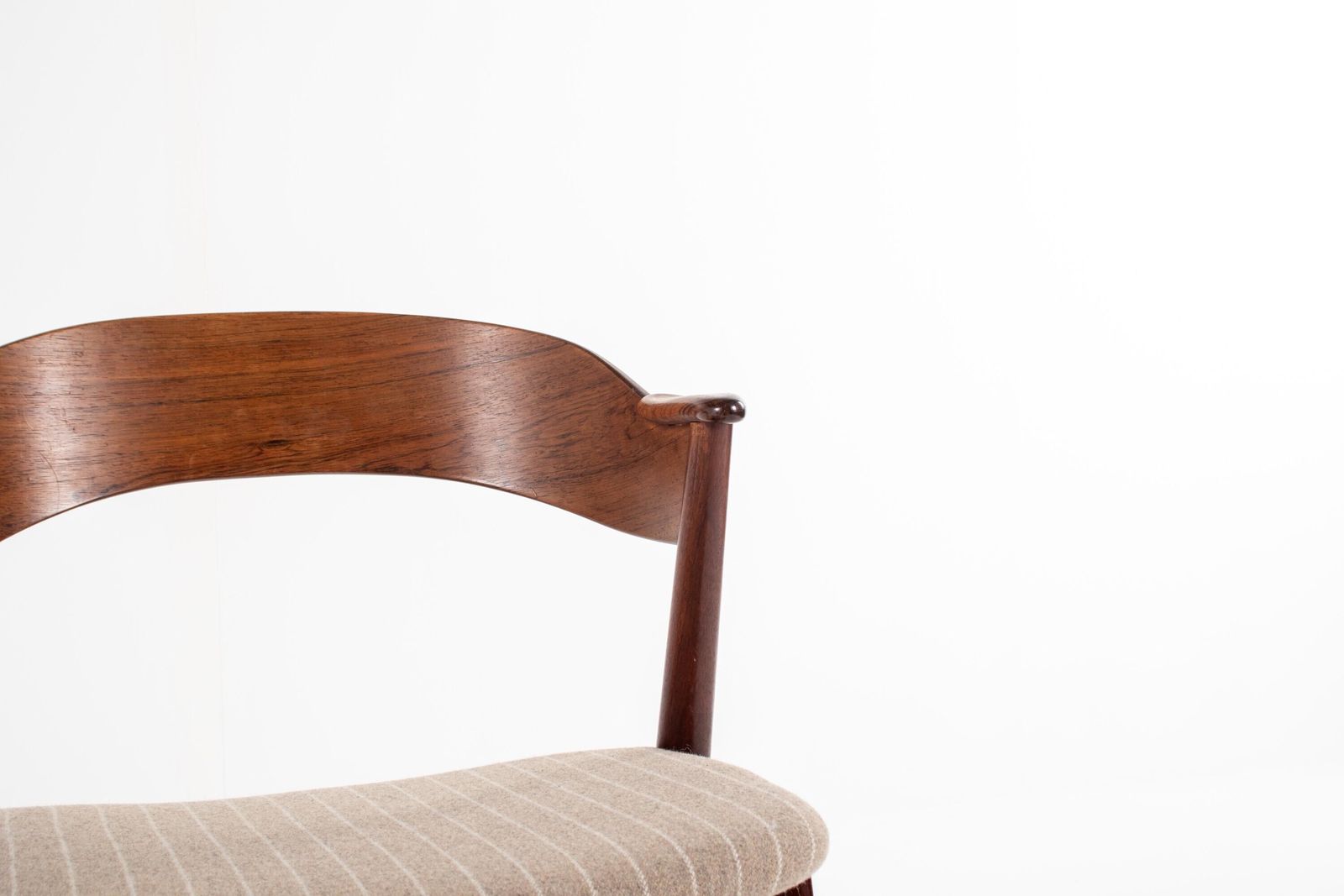 Vintage Korup Stolefabrik Chair In Rosewood – Newly Upholstered In Wool Fabric photo 535.0