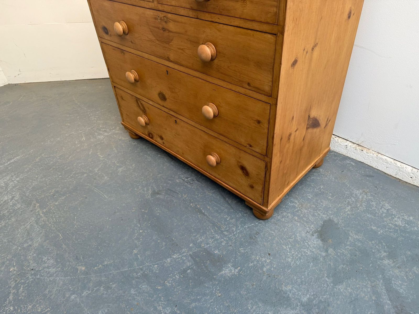 A Superb Low Pine Victorian Waxed 5 Drawer Chest Of Drawers photo 645.0