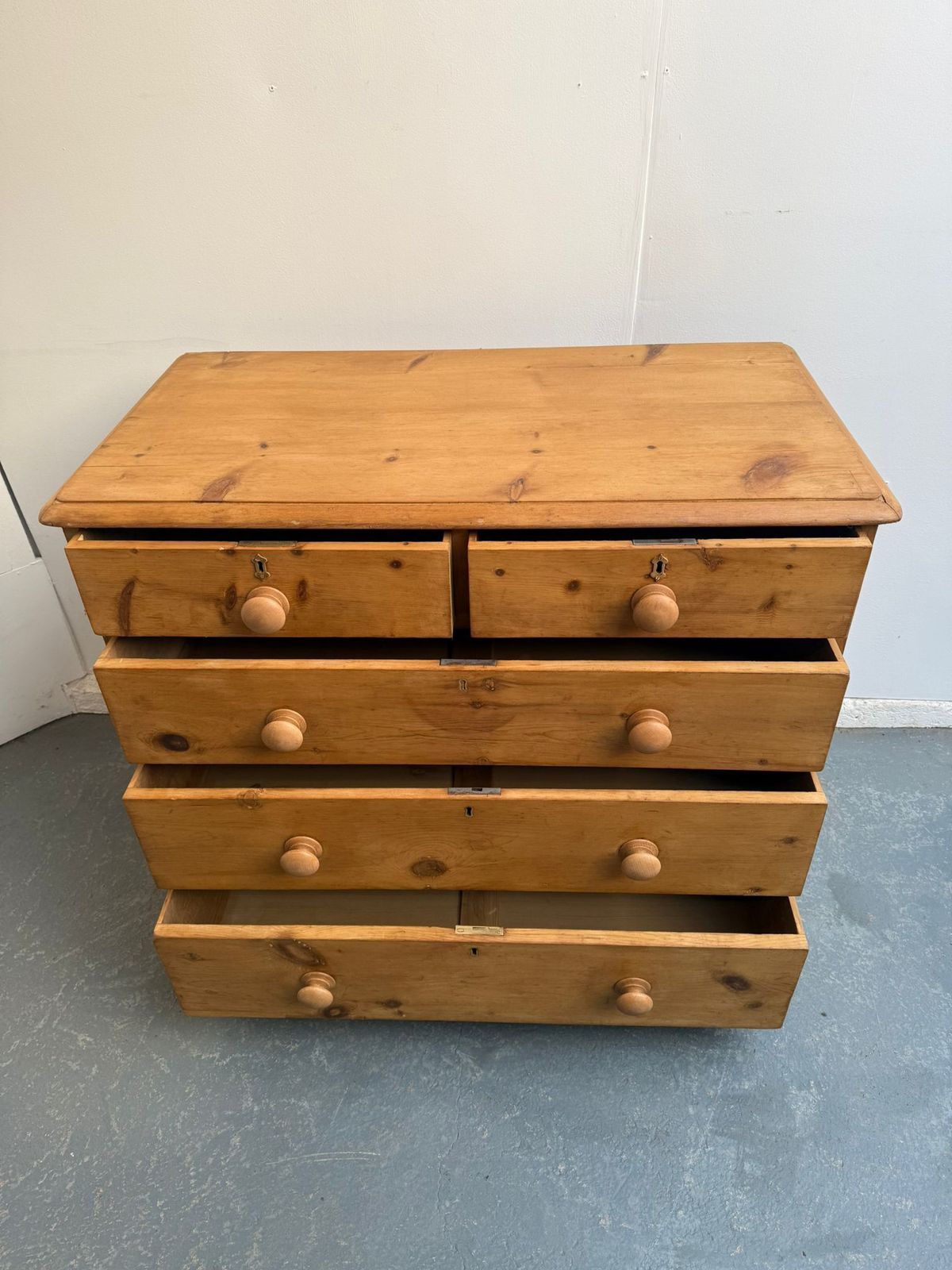 A Superb Low Pine Victorian Waxed 5 Drawer Chest Of Drawers photo buy