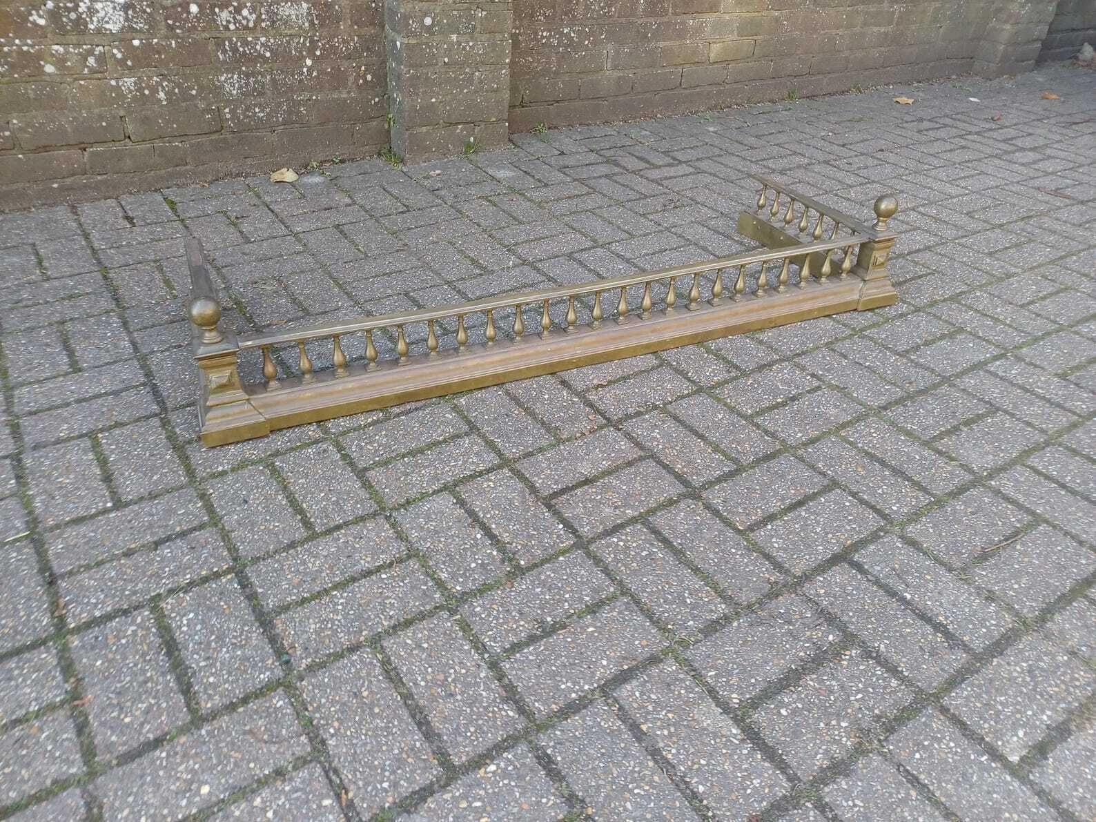 Massive Solid 20kg Antique Brass Fireplace Fender Deep Hearth Guard With Turned Spindle Balustrade, Stepped Plinth Base