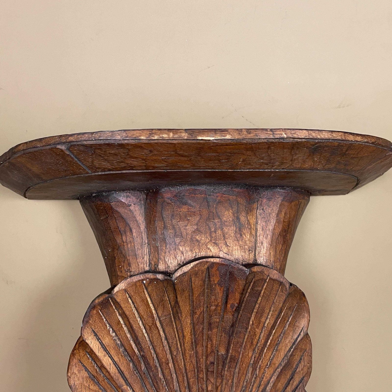 photo furniture Antique Carved Wood Wall Bracket Shelf Victorian Floral Hand Carved Indian Architectural Decor Hand Crafted Classic Home Decor