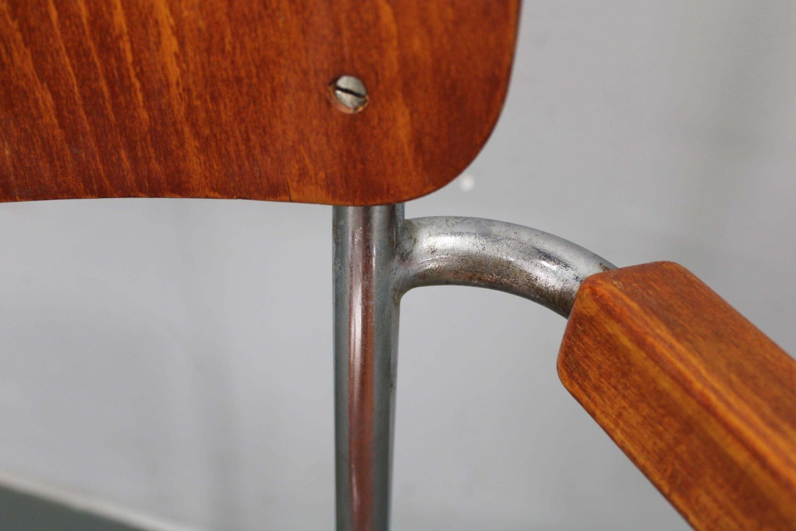 photo vintage Bauhaus Cantilever Armchair In Chrome Tubular Steel And Beech 1930s