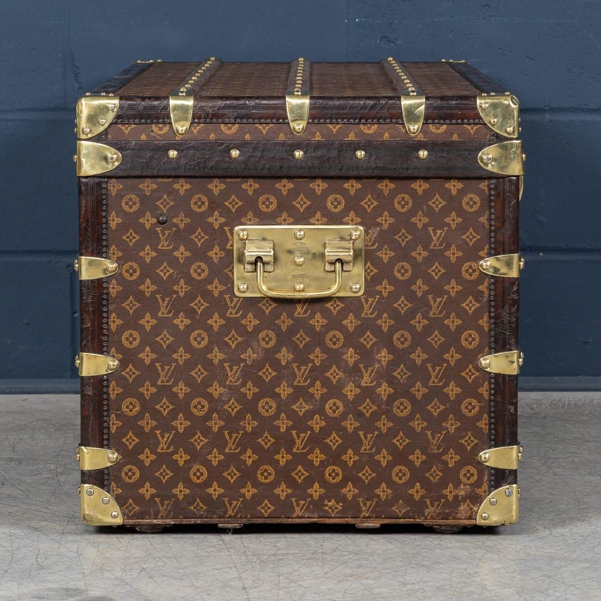 Antique 19th Century Louis Vuitton Trunk In Woven Monogram Canvas, France C.1896 photo vinterior