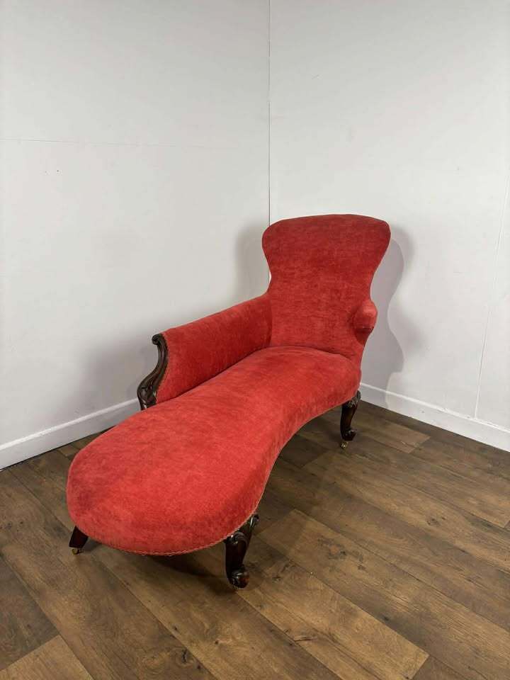 Furniture Victorian Mahogany Framed Chaise Longue photo
