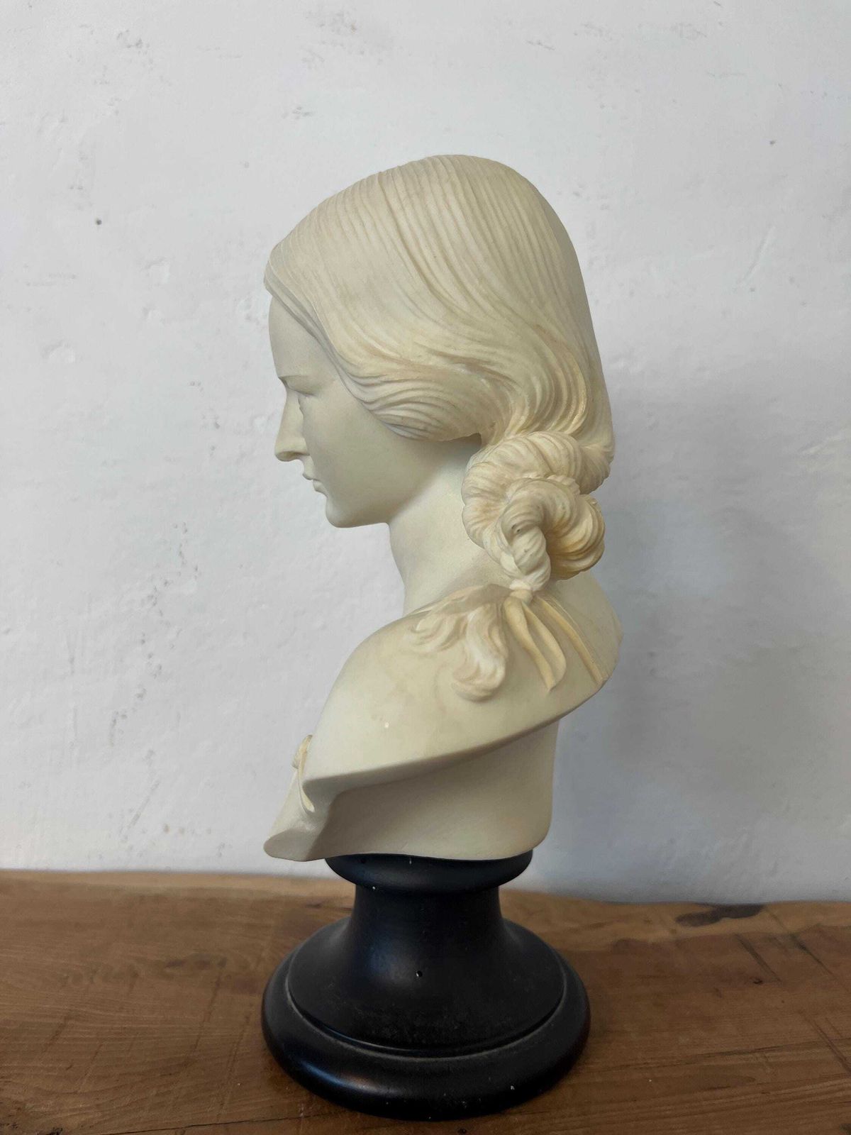 photo for sale Vintage Arnoldo Giannelli Classical Bust Of A Lady, Signed Sculpture, Italy Design